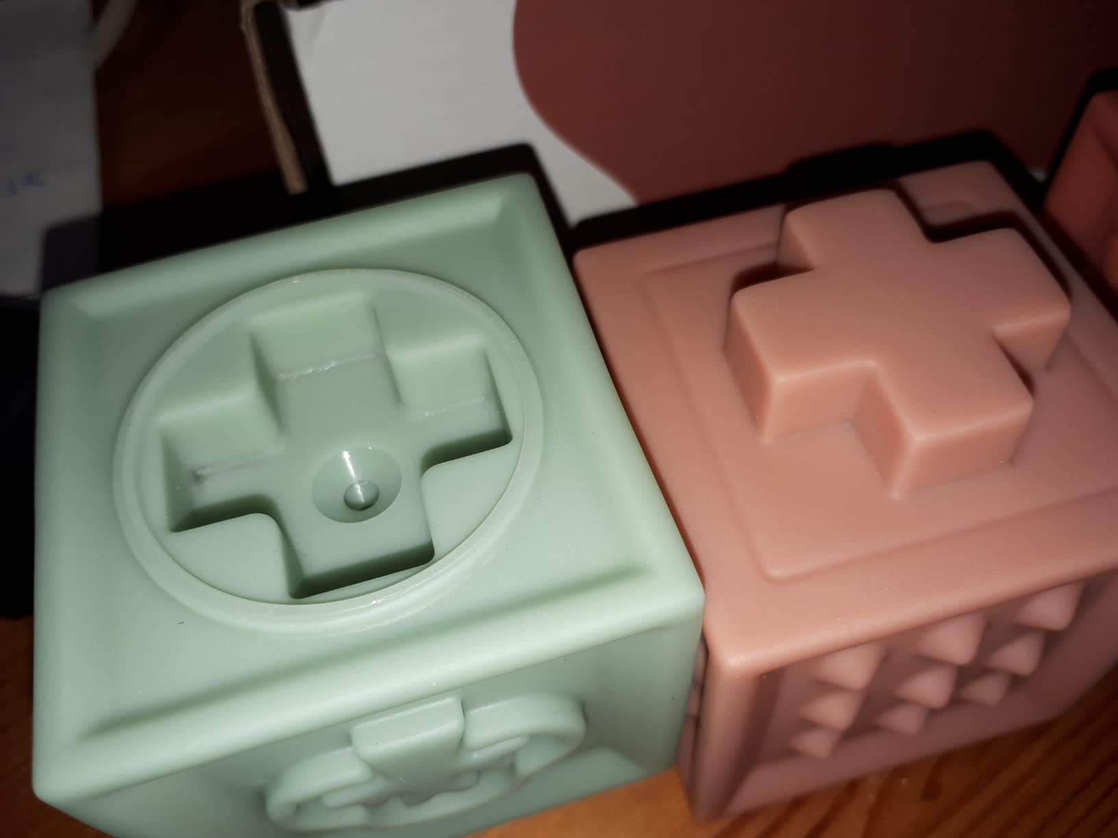 Avis Cube d’activité bébé 4 en 1 Montessori : jouet sensoriel pour l’éveil de bébé
