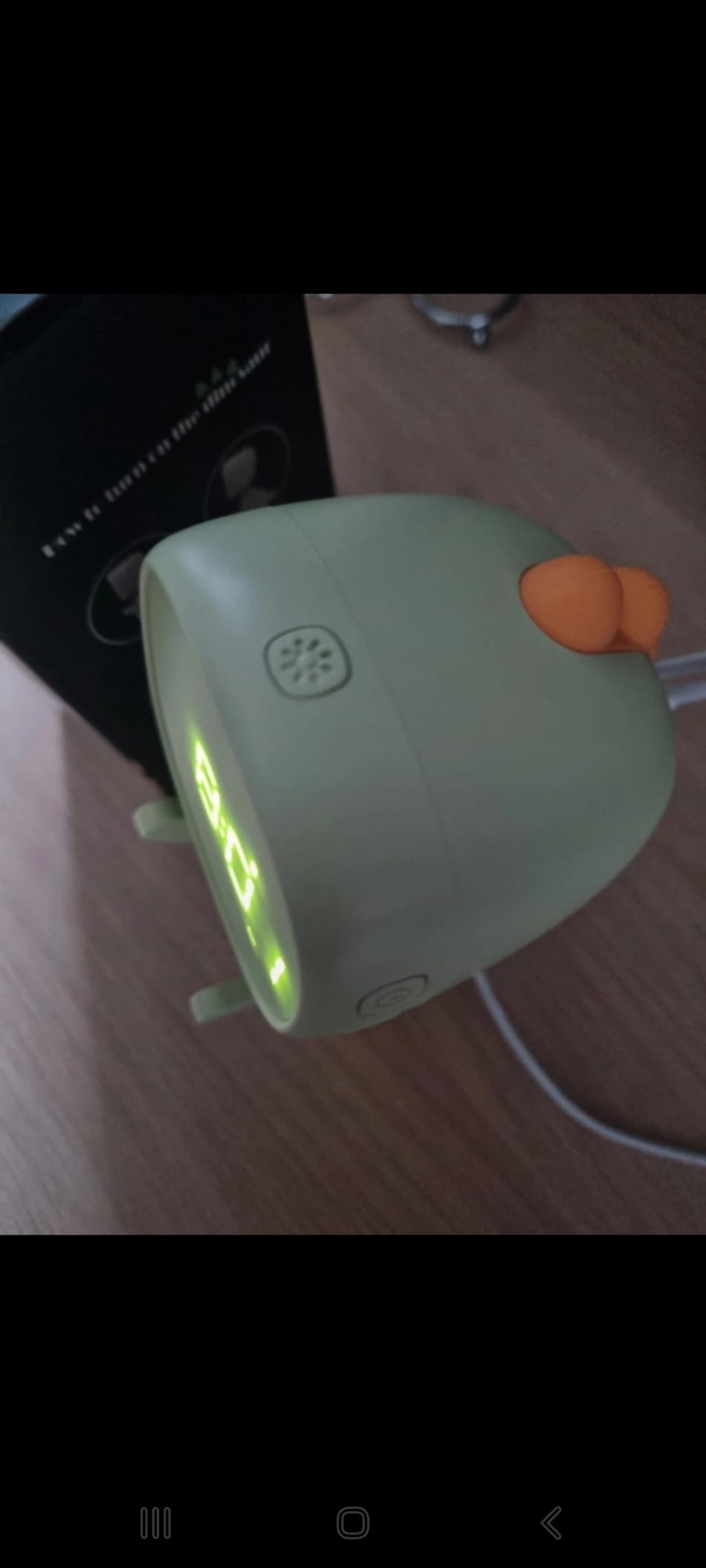 Avis Réveil Lumineux Numérique Enfant Ayybboo Vert : Alarme Montessori Réglable et USB Charge