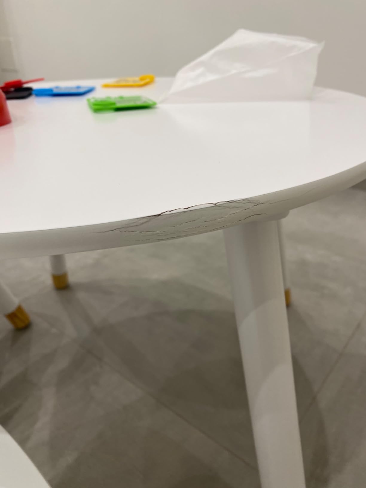 Avis Table ronde Montessori en bois blanc pour enfants – Atmosphera créateur d’intérieur