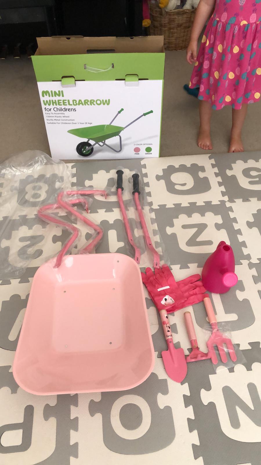 Avis Ensemble de jardinage Montessori pour enfants : brouette en métal et outils, 5 pièces – rose