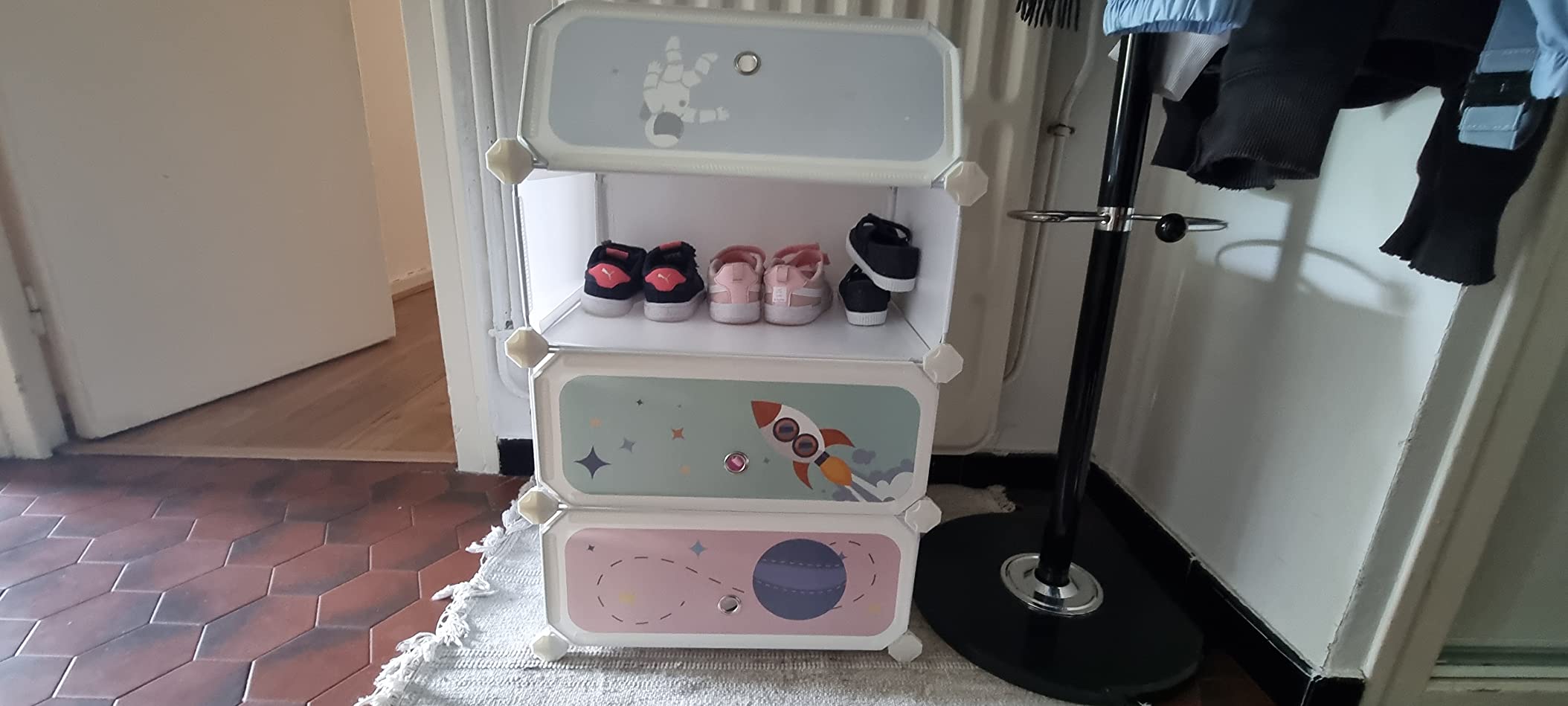 Avis Étagère à chaussures modulable Montessori pour enfants – 12 emplacements, blanc nuage
