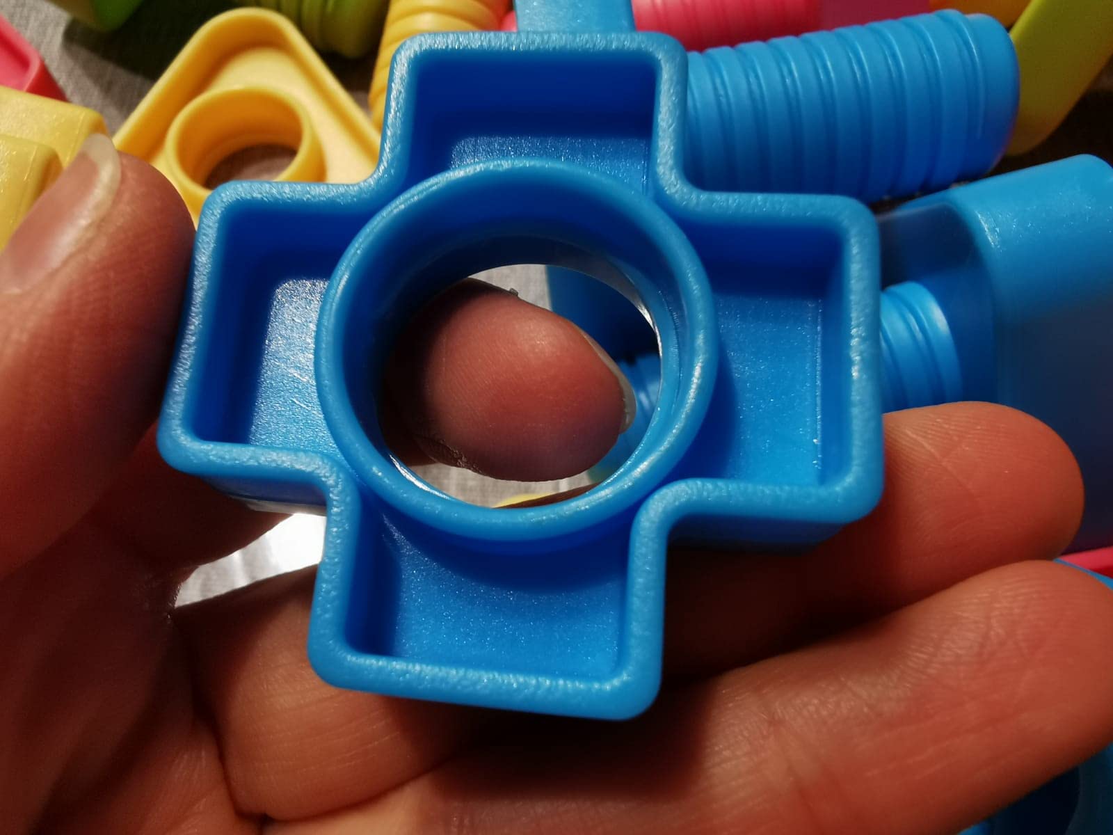 Avis Jeu d’écrous et boulons Montessori SIENIANLINE 32 pcs : apprentissage du bricolage en couleurs