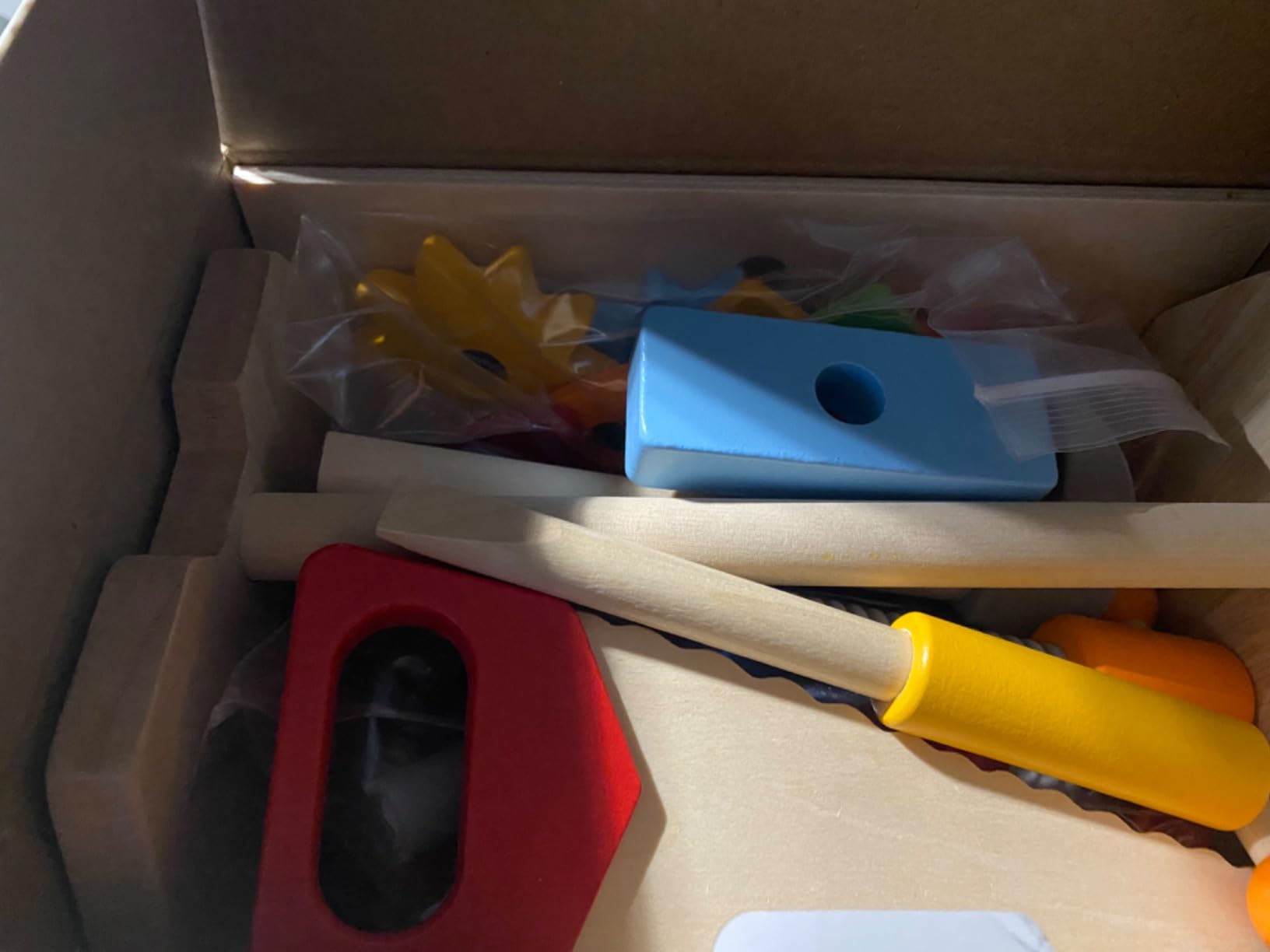 Avis Etabli enfant en bois Jonrryin : outil Montessori pour l’apprentissage du bricolage