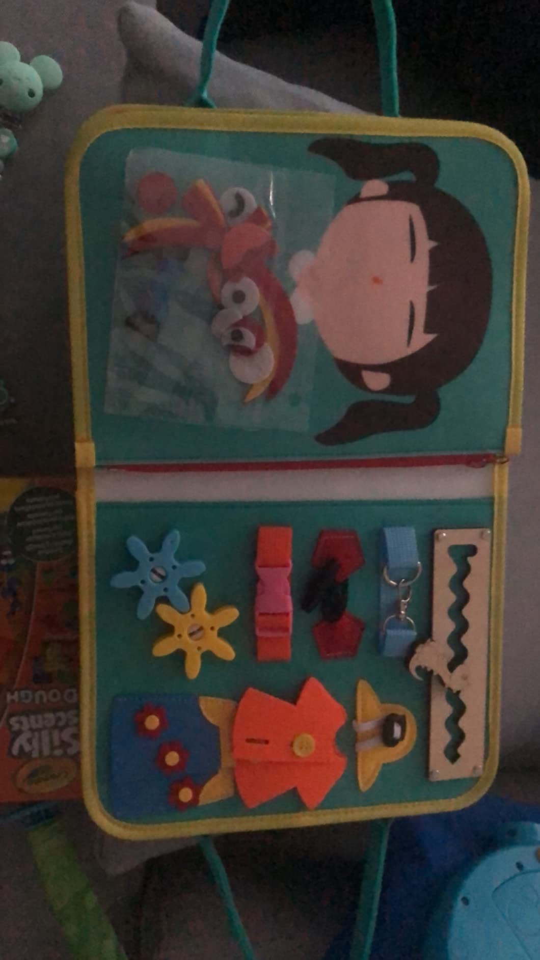 Avis Planche d’activité Montessori Achiyway 4 couches pour bébé 1-4 ans : un jouet éducatif pour voyage et motricité fine