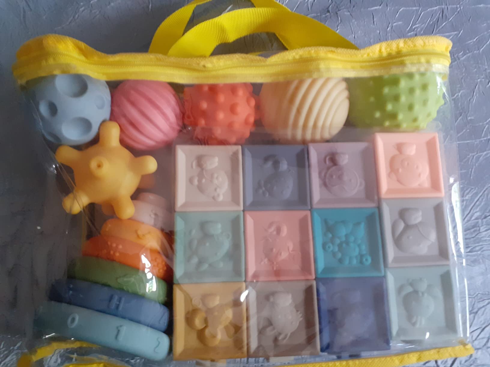 Avis Cube d’activité bébé 4 en 1 Montessori : jouet sensoriel pour l’éveil de bébé