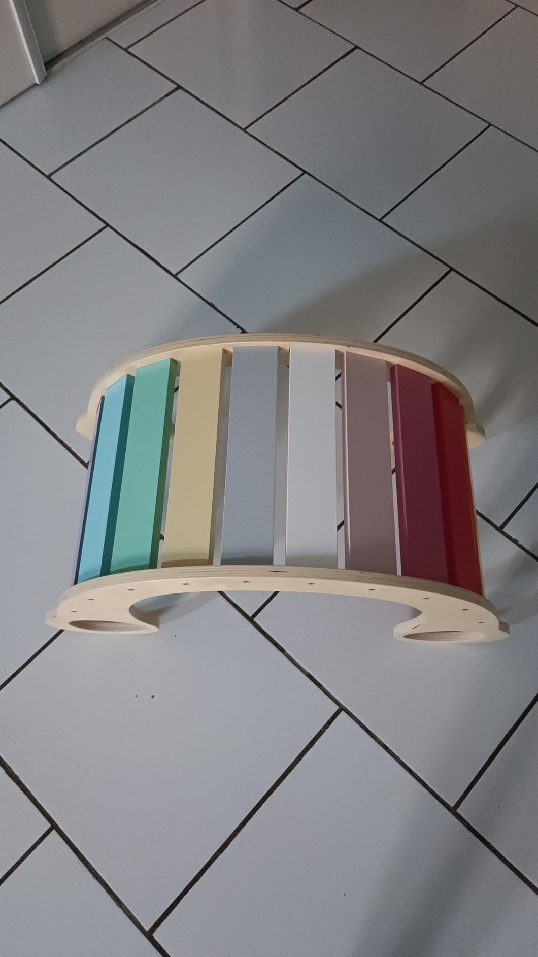 Avis Balançoire d’escalade Montessori COIL : votre arche en bois Rainbow rocker