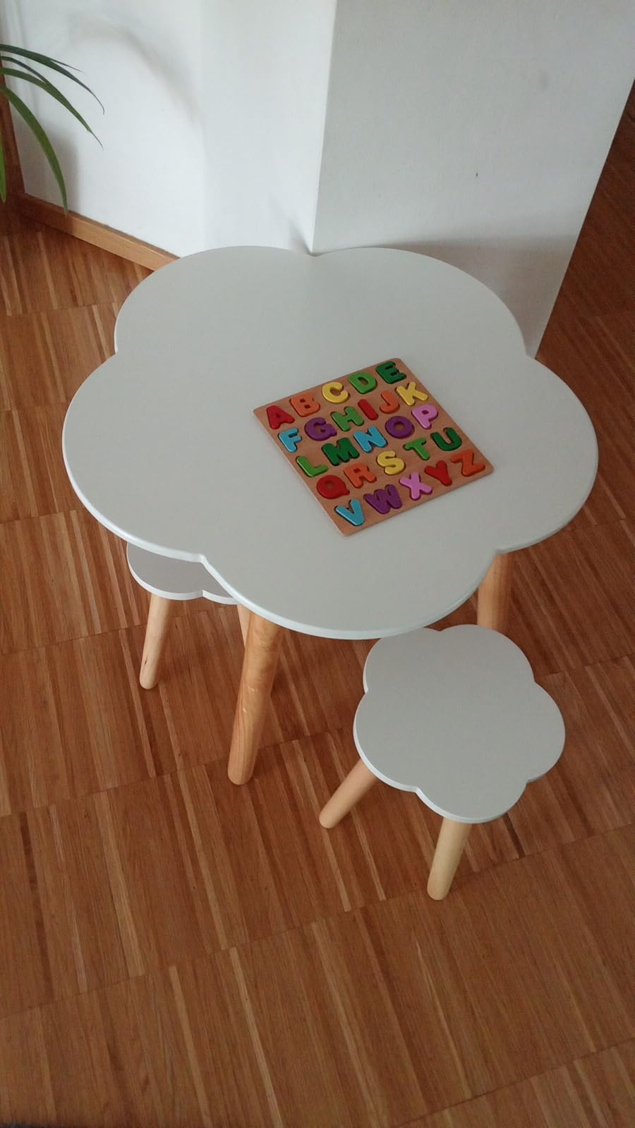 Avis Ensemble table et tabourets Montessori pour enfants de 3 à 8 ans Haus Projekt