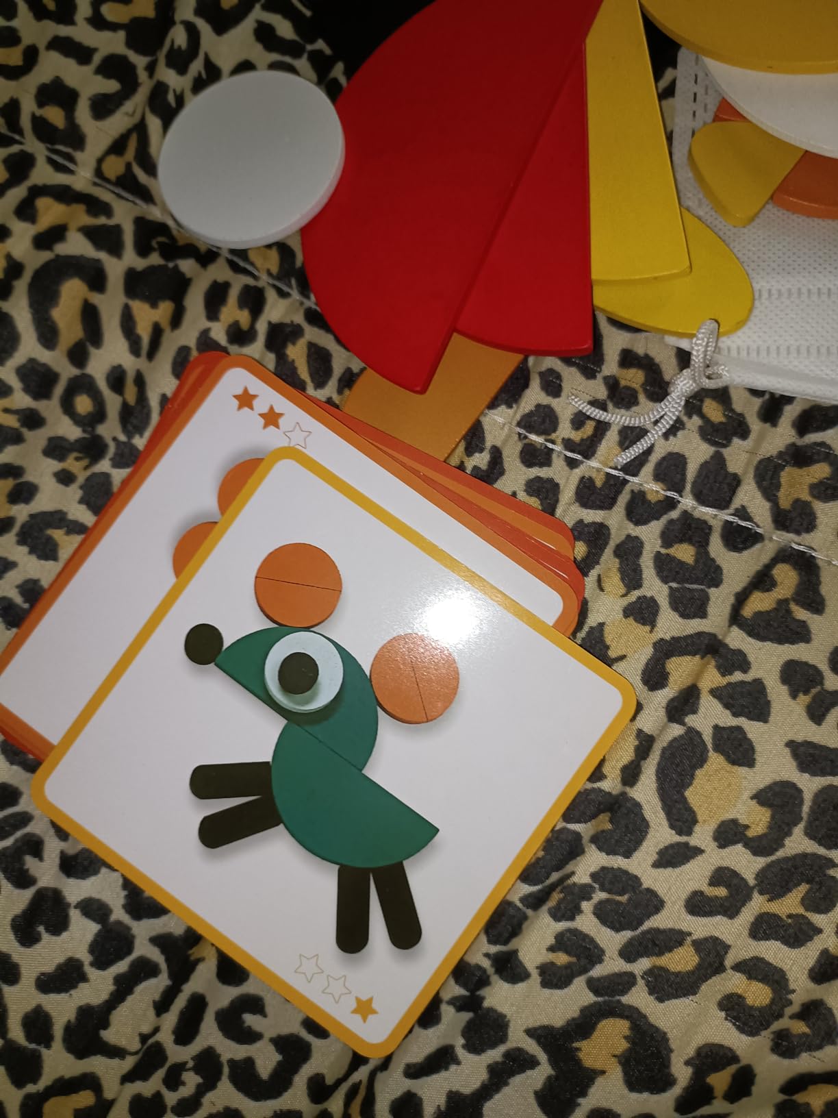 Avis Tangram Montessori pour enfant : Jouet éducatif en bois pour apprentissage des formes et des couleurs