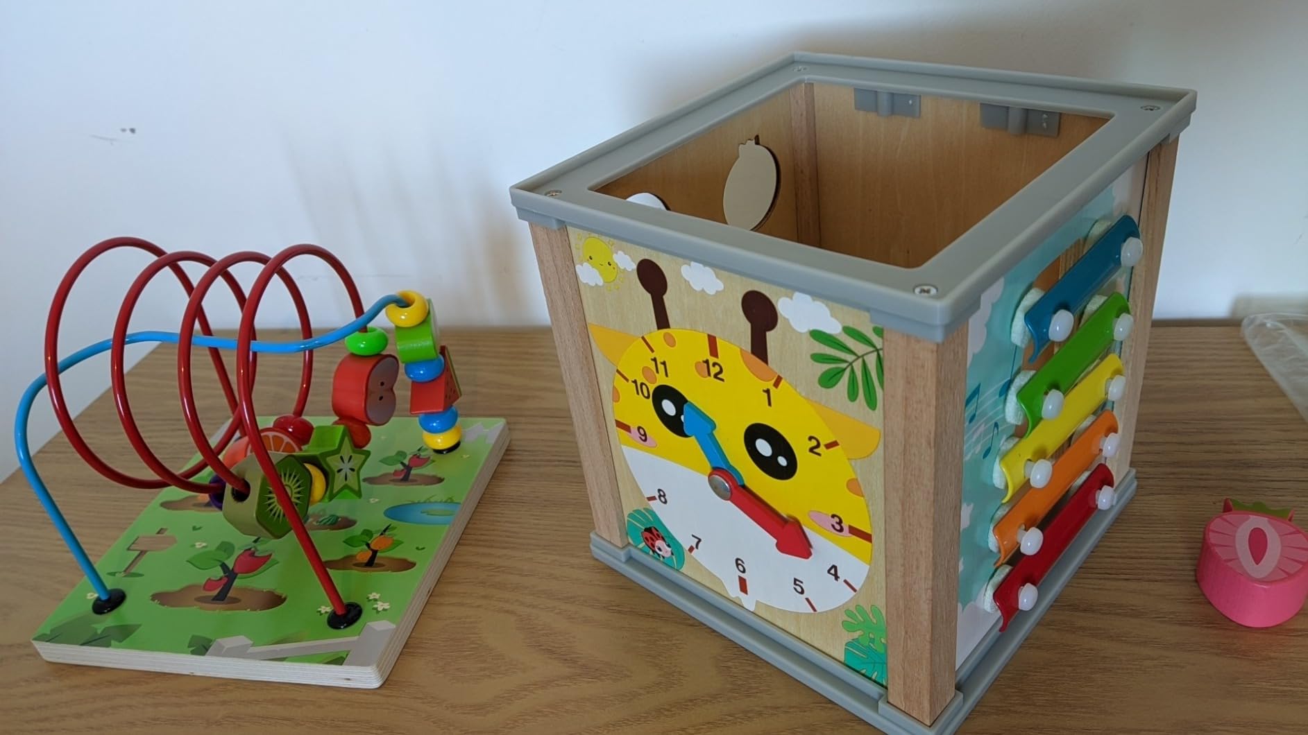 Avis Cube d’activité Montessori Dinorun : le jeu de motricité idéal pour bébé