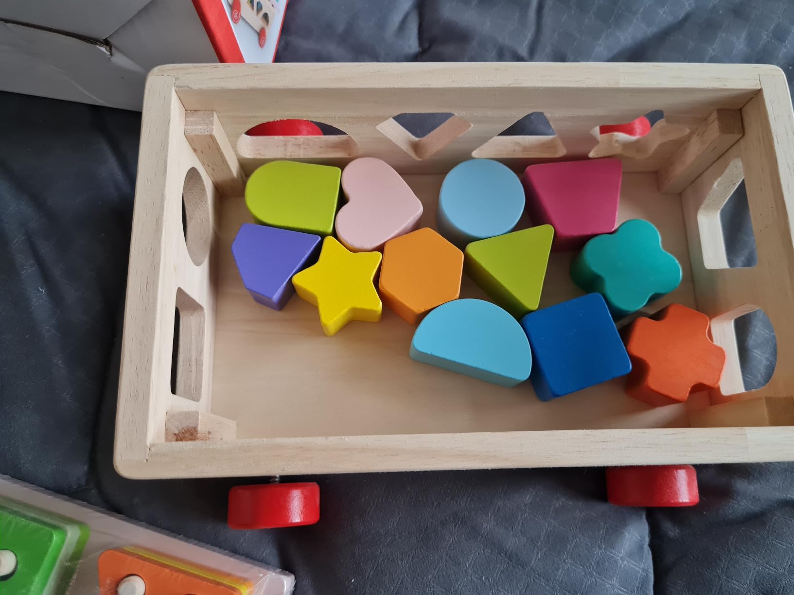 Avis Cube de tri des formes Montessori : jouet en bois éducatif pour enfants dès 2 ans