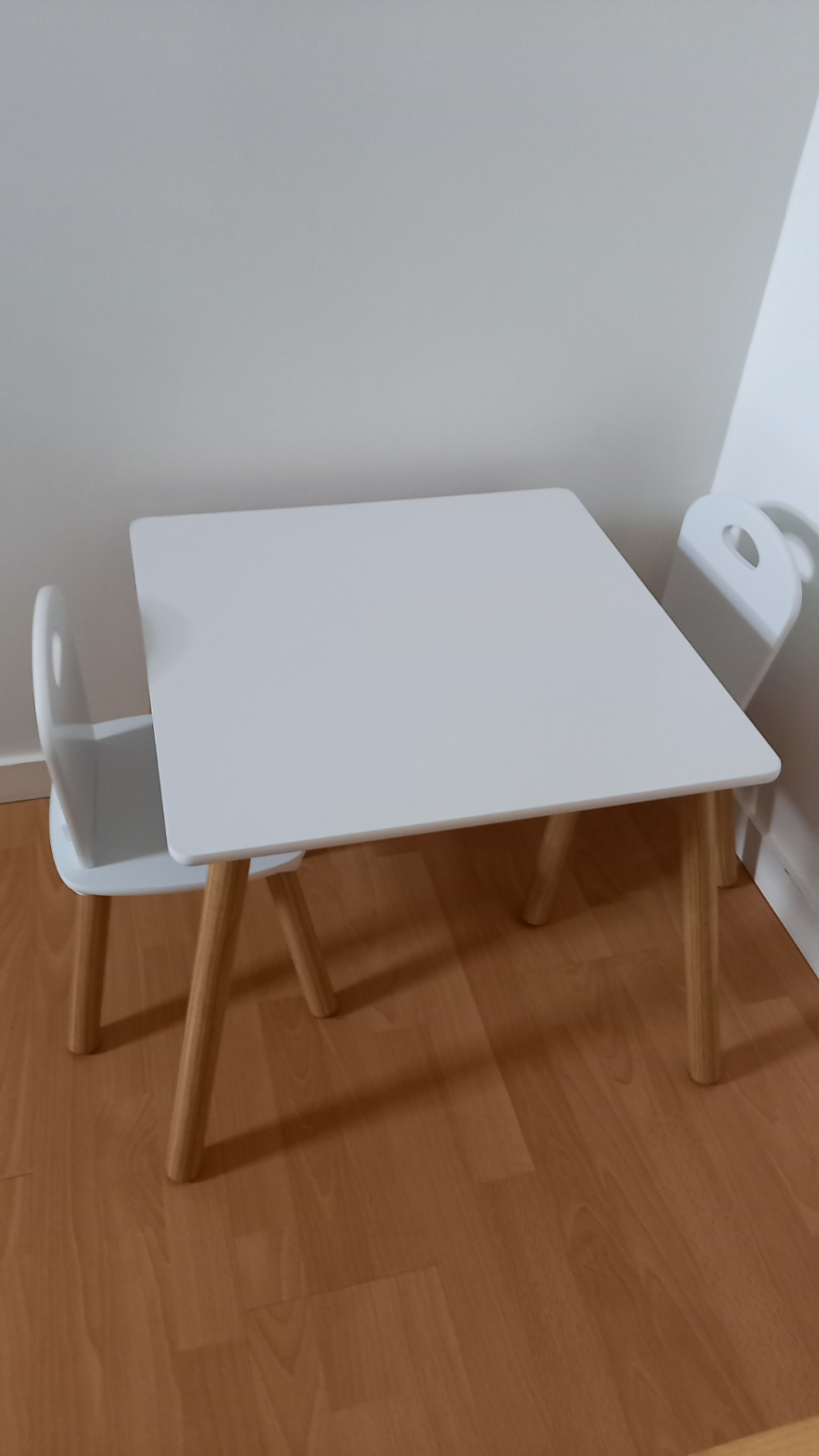 Avis Table et chaises Montessori Kesper en panneau de fibres pour enfant