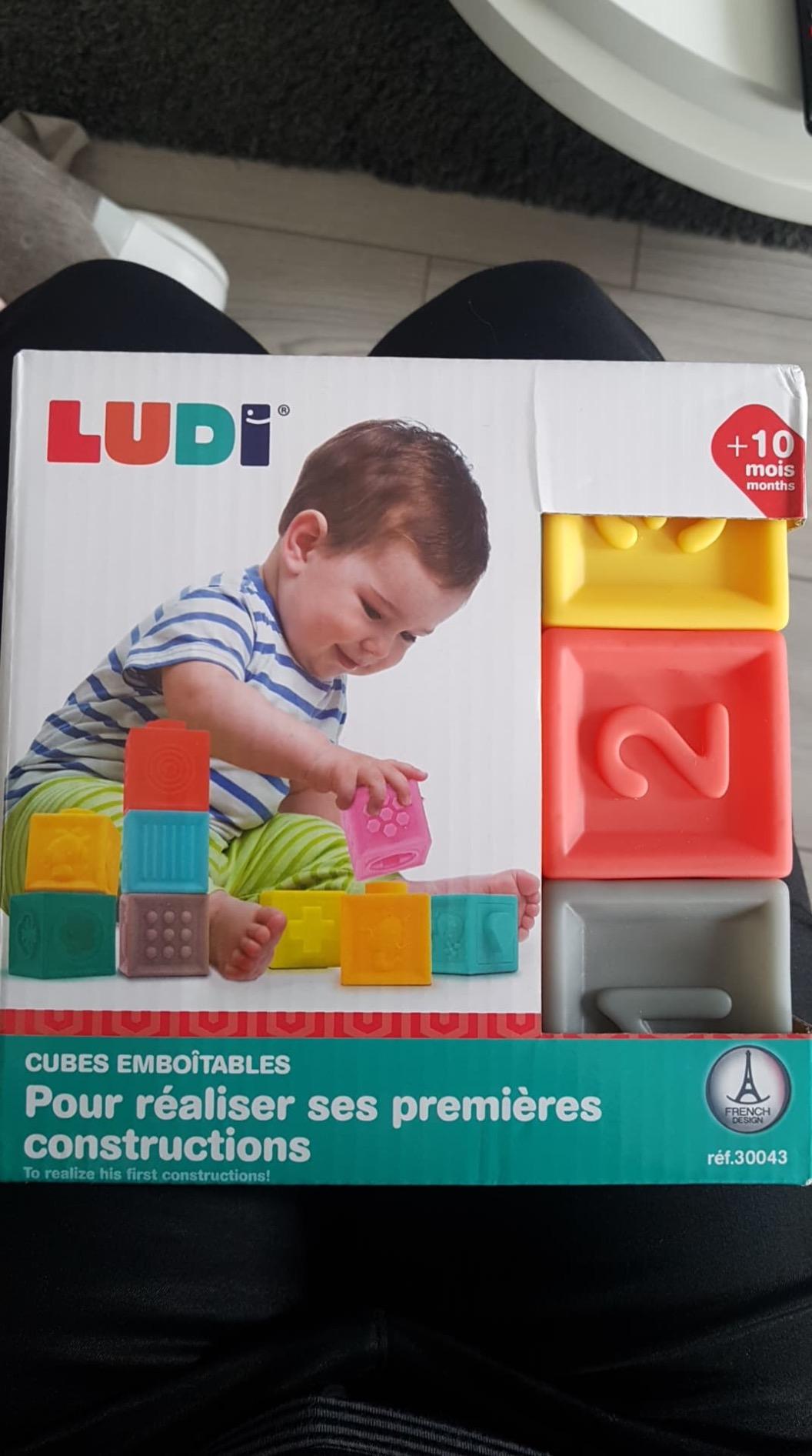 Avis Cubes emboîtables Montessori : jeu d’éveil et de motricité fine dès 10 mois