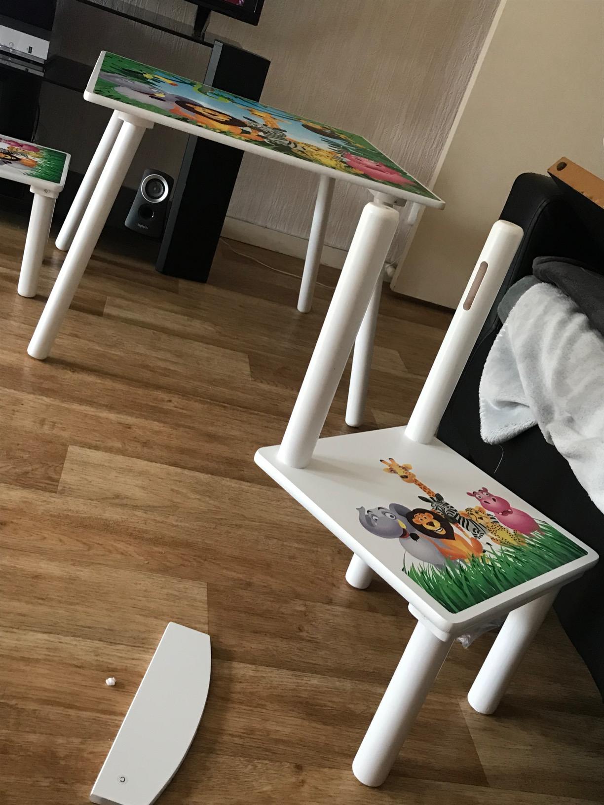 Avis Table et chaises Montessori Leomark pour enfants – couleur blanche