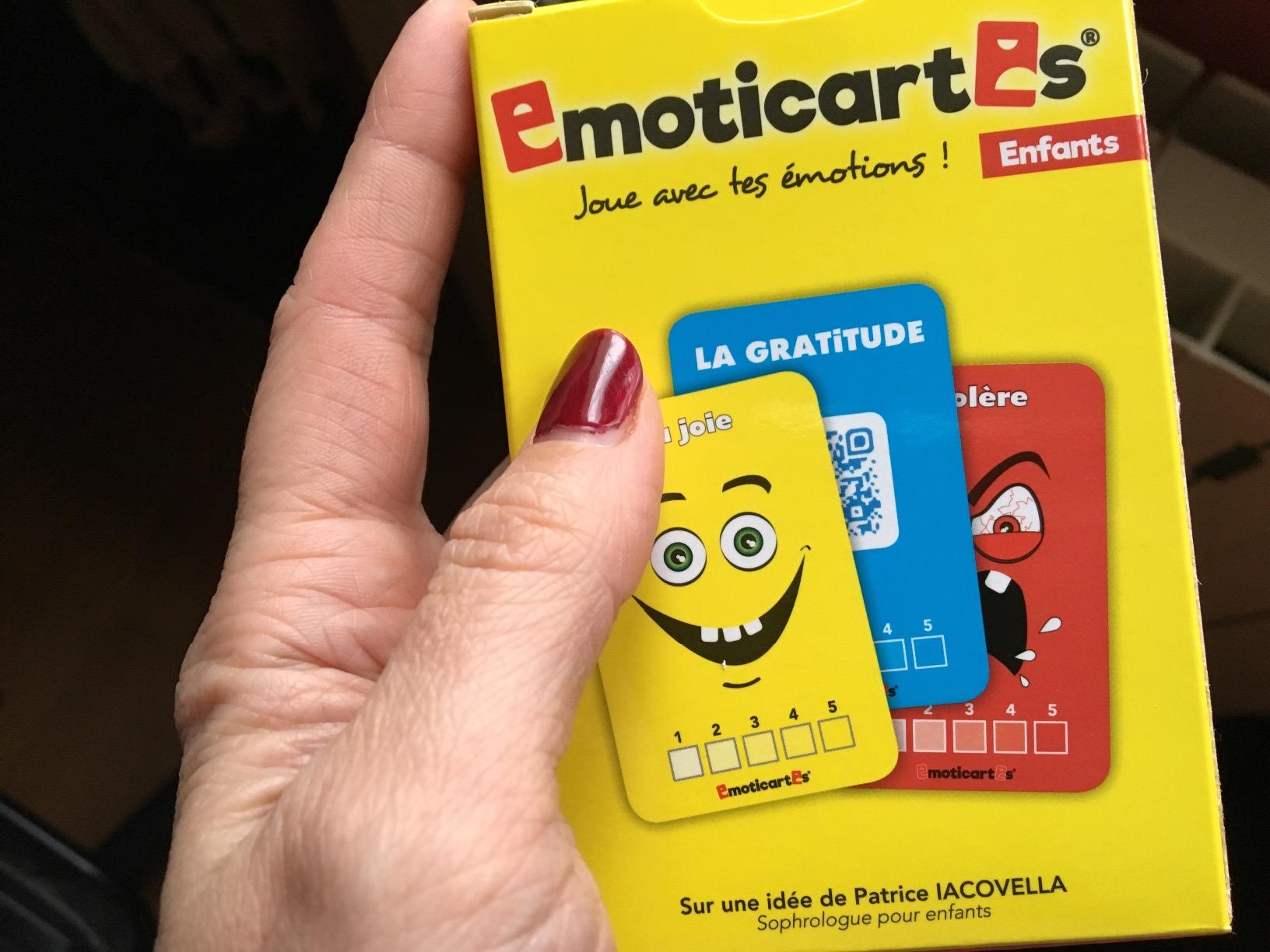 Avis Emoticartes enfants : découvrez notre nouveau jeu Montessori pour comprendre et gérer les émotions