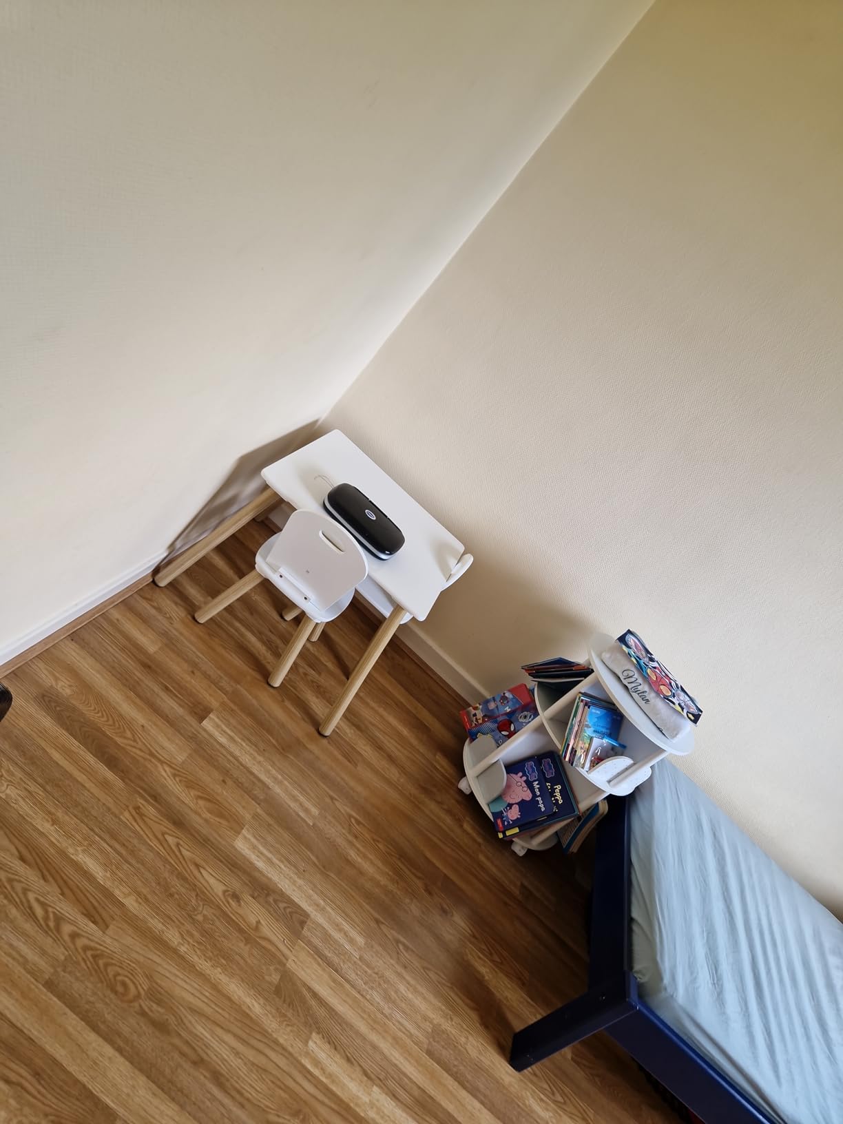 Avis Table et chaises Montessori Kesper en panneau de fibres pour enfant