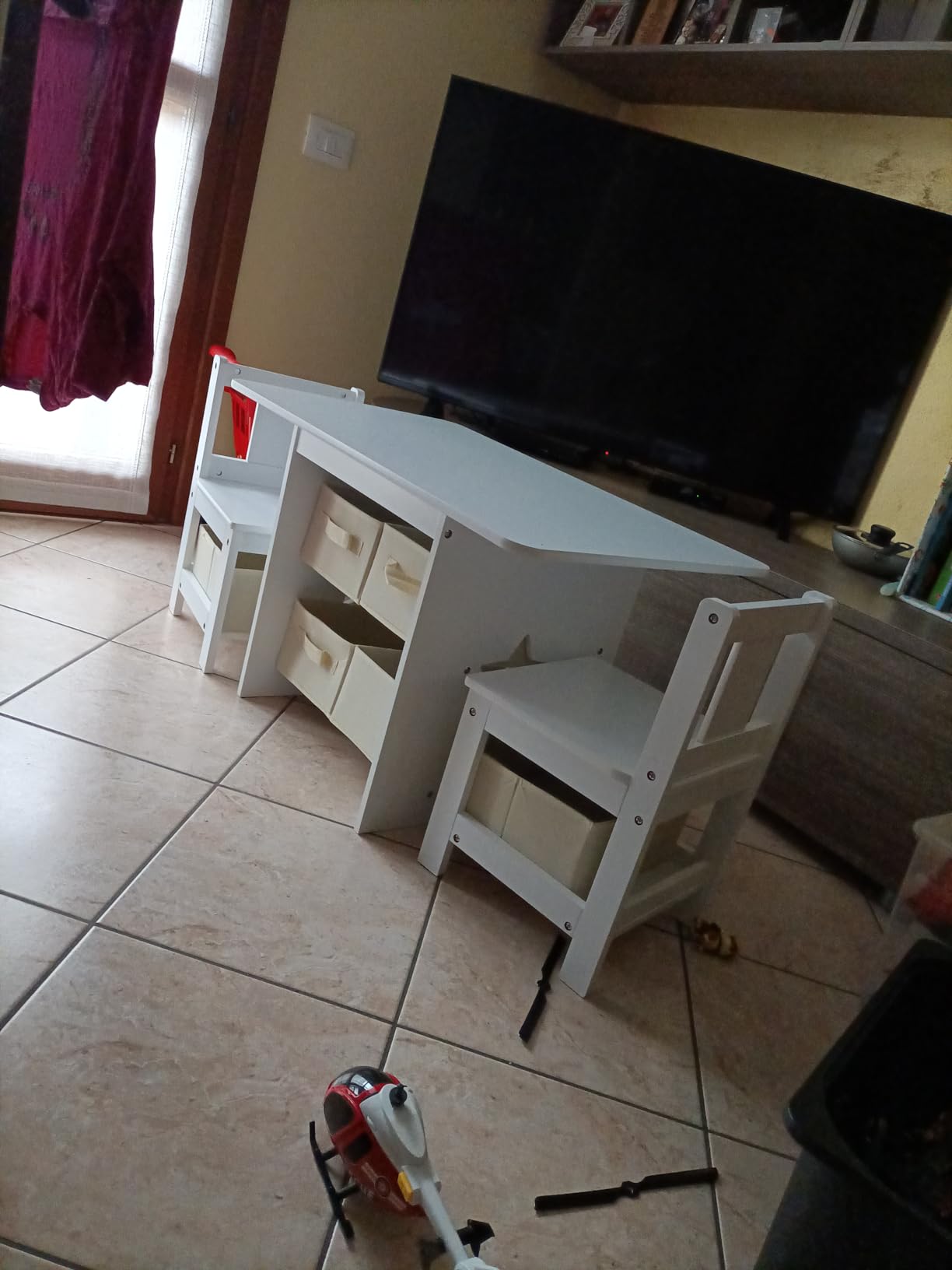 Avis Table et chaises Montessori Yorbay pour enfants avec rangement intégré