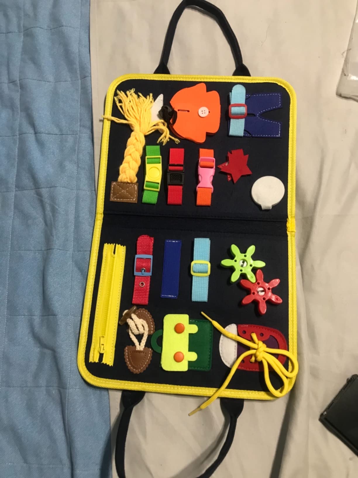 Avis Busy board Montessori rose pour bébé 1 à 4 ans : jouet éducatif avec puzzle