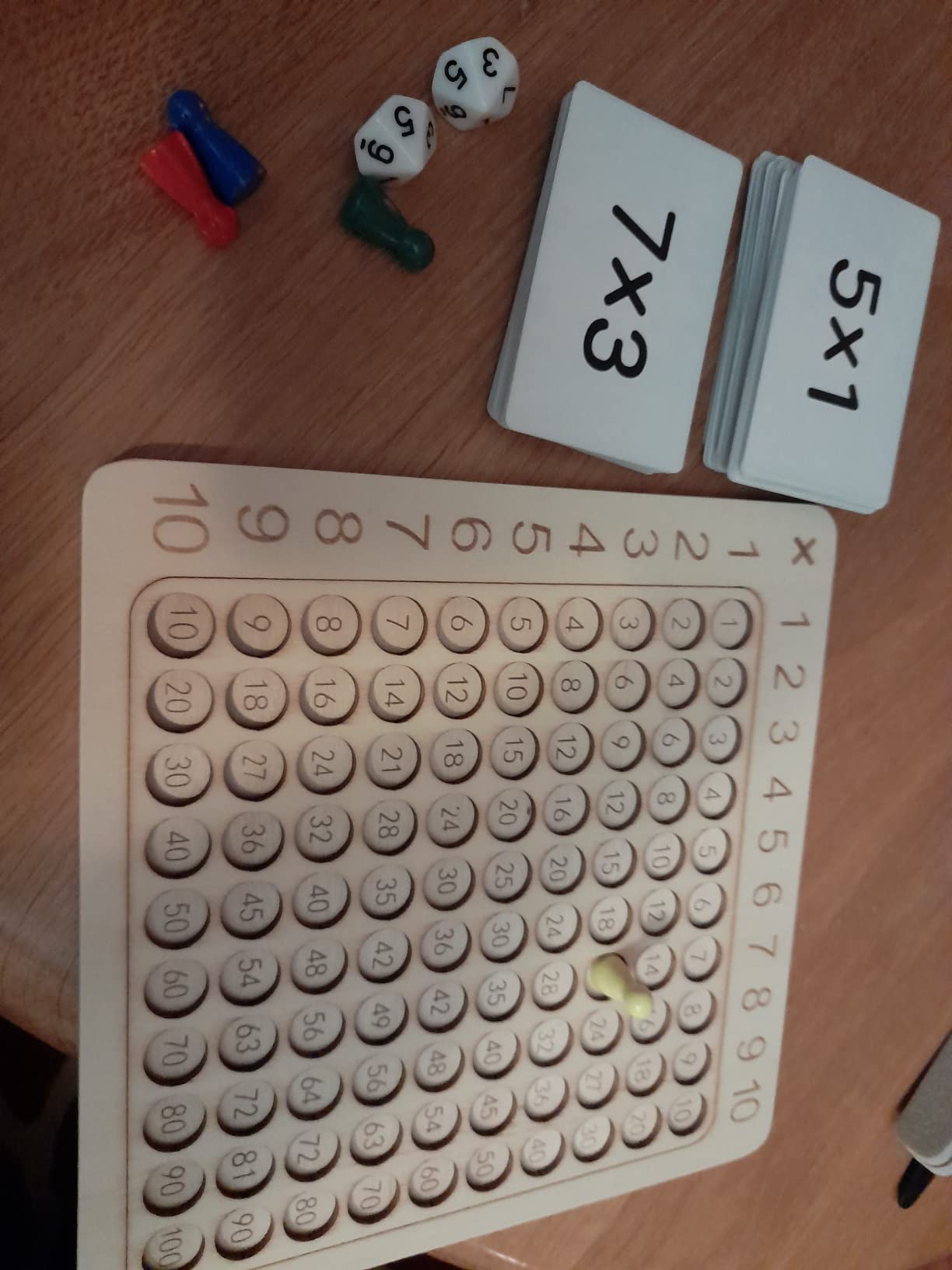 Avis Table de multiplication Montessori en bois pour enfants de 3 ans et plus