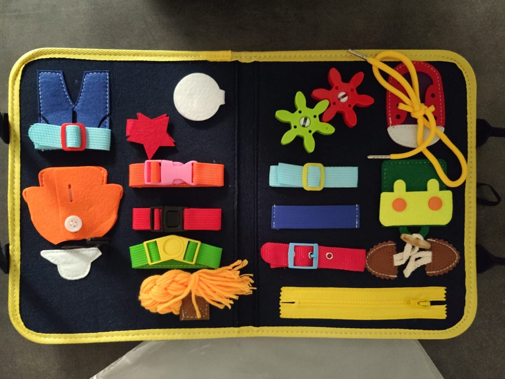 Avis Busy board Montessori rose pour bébé 1 à 4 ans : jouet éducatif avec puzzle