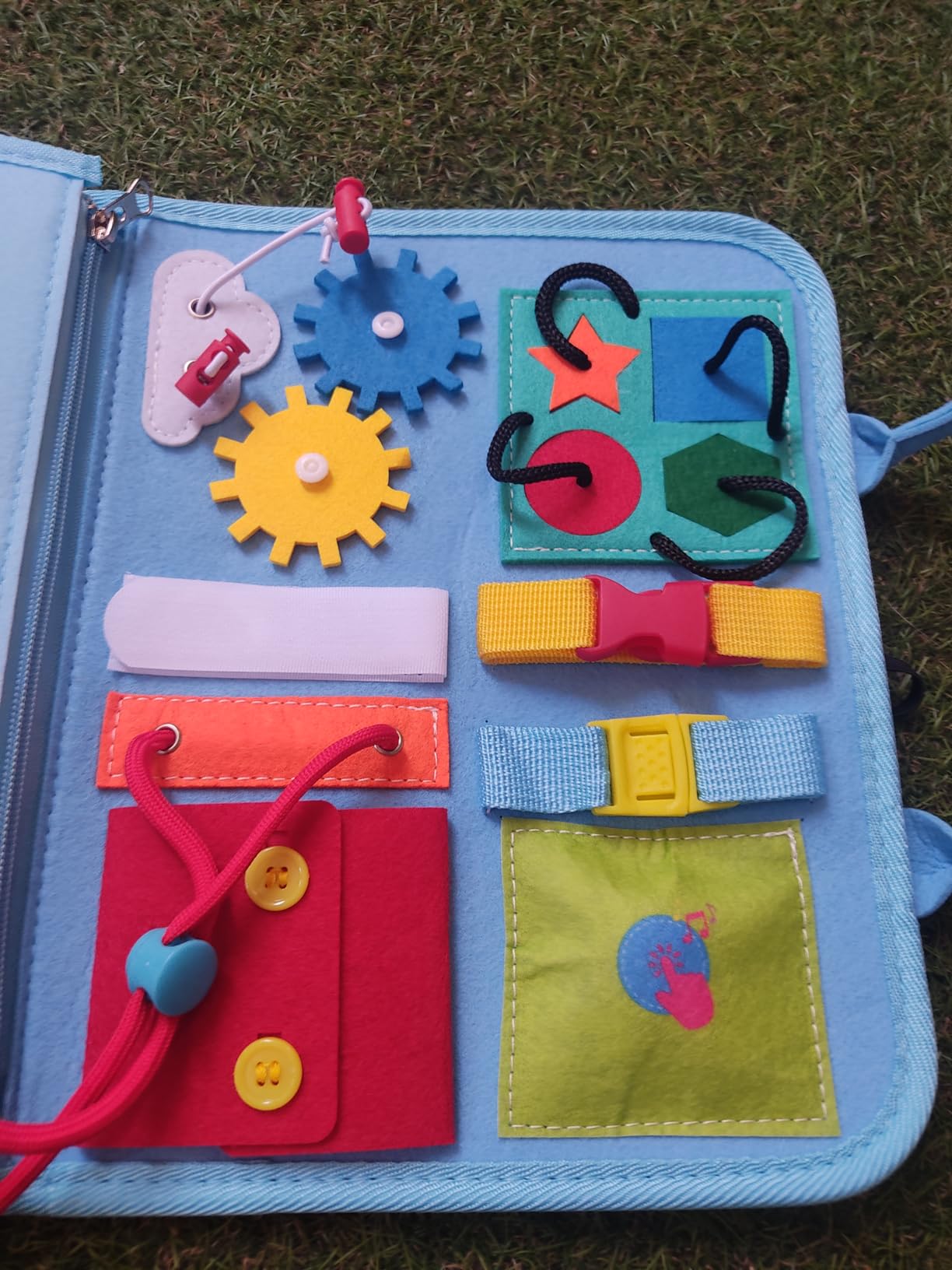 Avis Busy board Montessori Achiyway : le tableau d’activités éducatif pour enfants dès 2 ans
