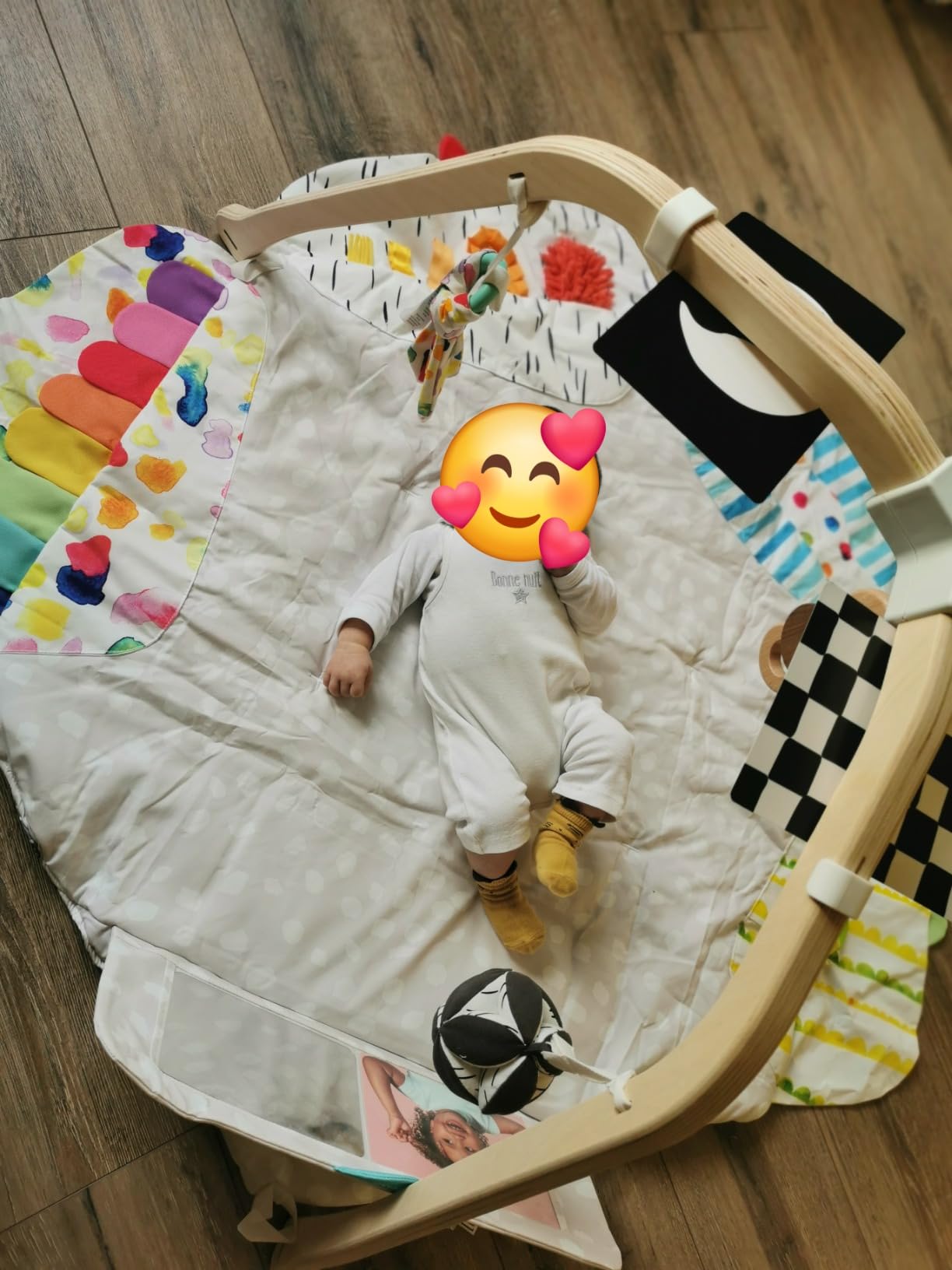 Avis Tapis d’éveil Montessori Lovevery Play Gym : stimulation et développement dès la naissance