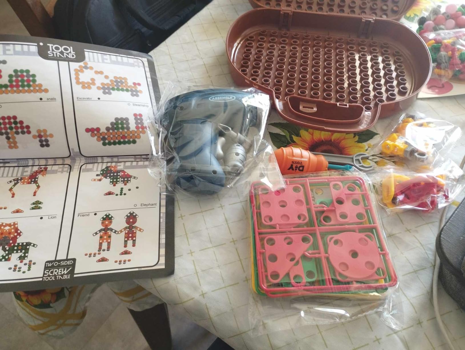 Avis Boîte à Outils Montessori DAOUZL pour Apprentissage du Bricolage chez les Enfants