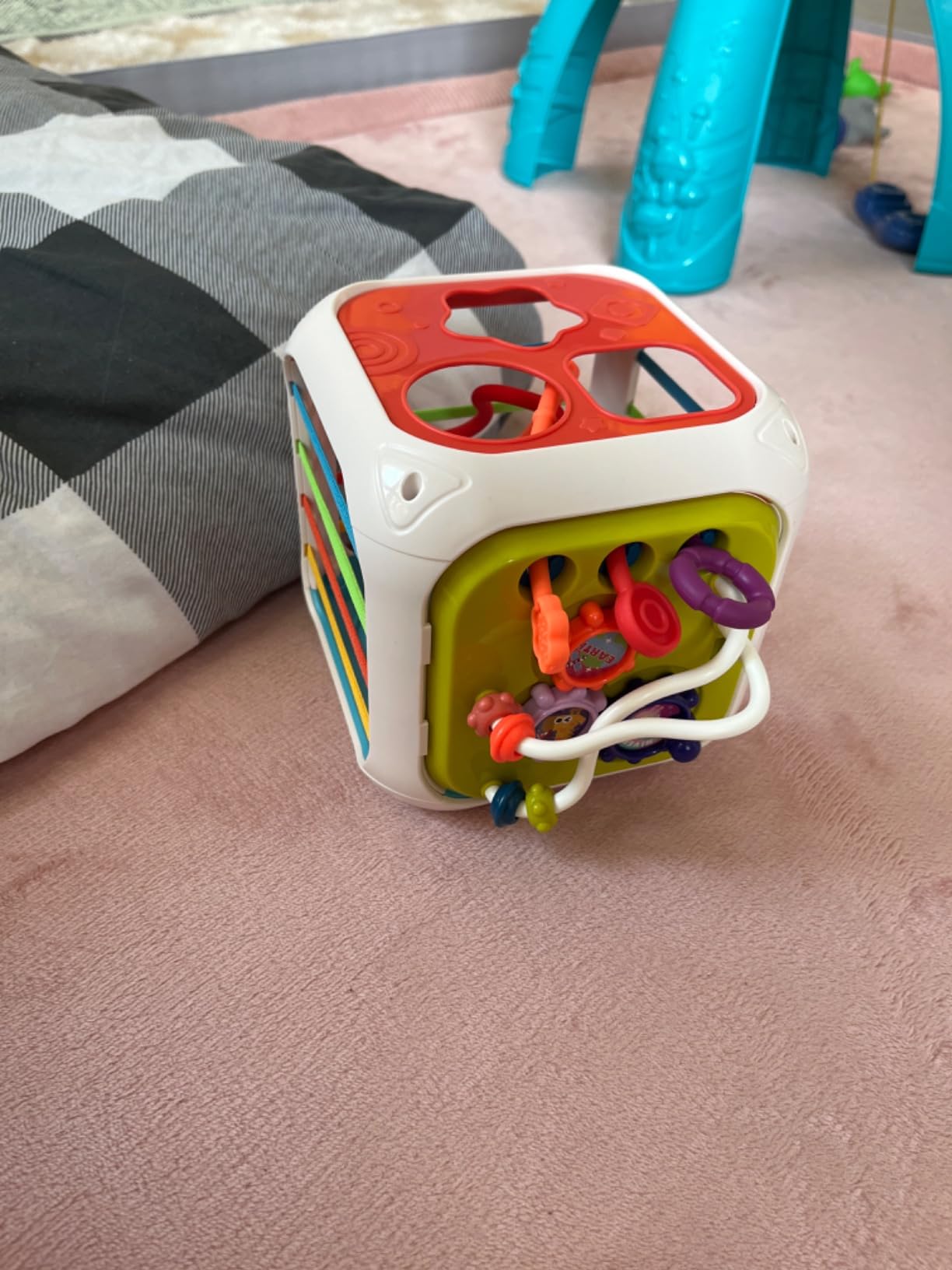 Avis Cube d’activités Montessori : jouet éducatif pour bébé de 1 à 2 ans