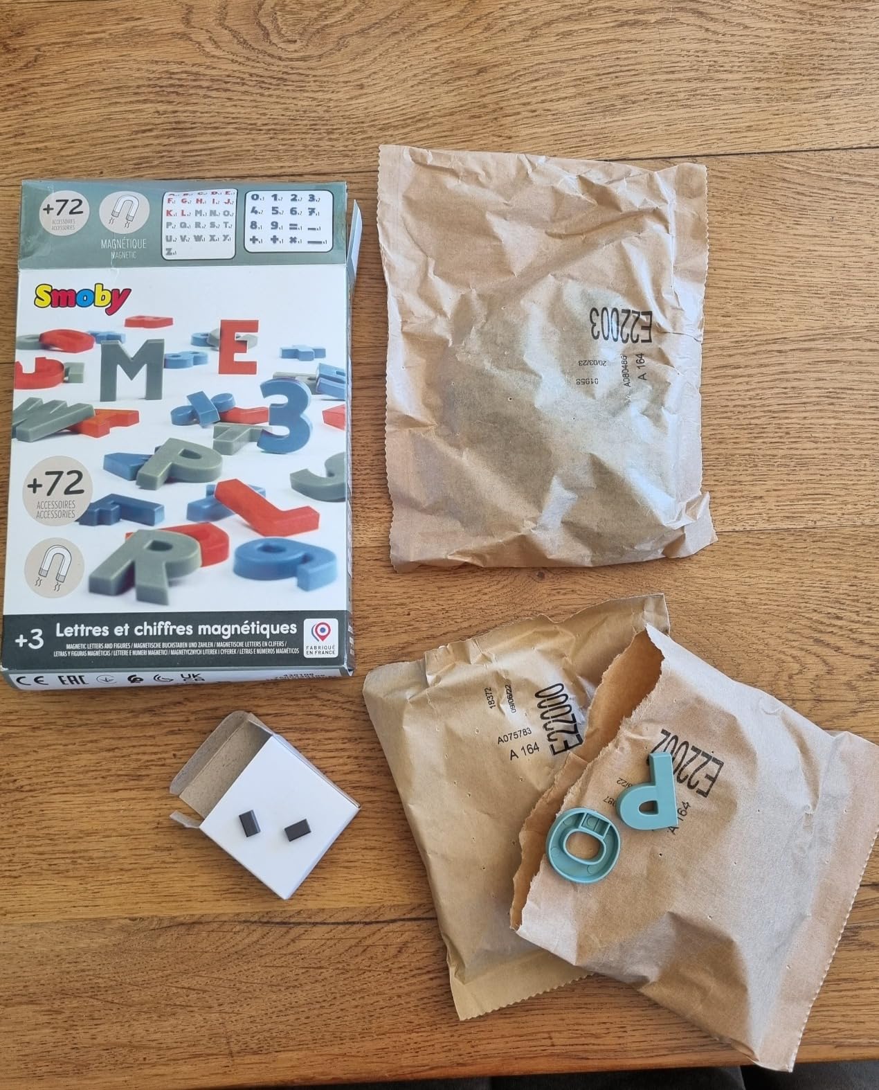 Avis Kit d’apprentissage Montessori : 72 Lettres et Chiffres Magnétiques Smoby