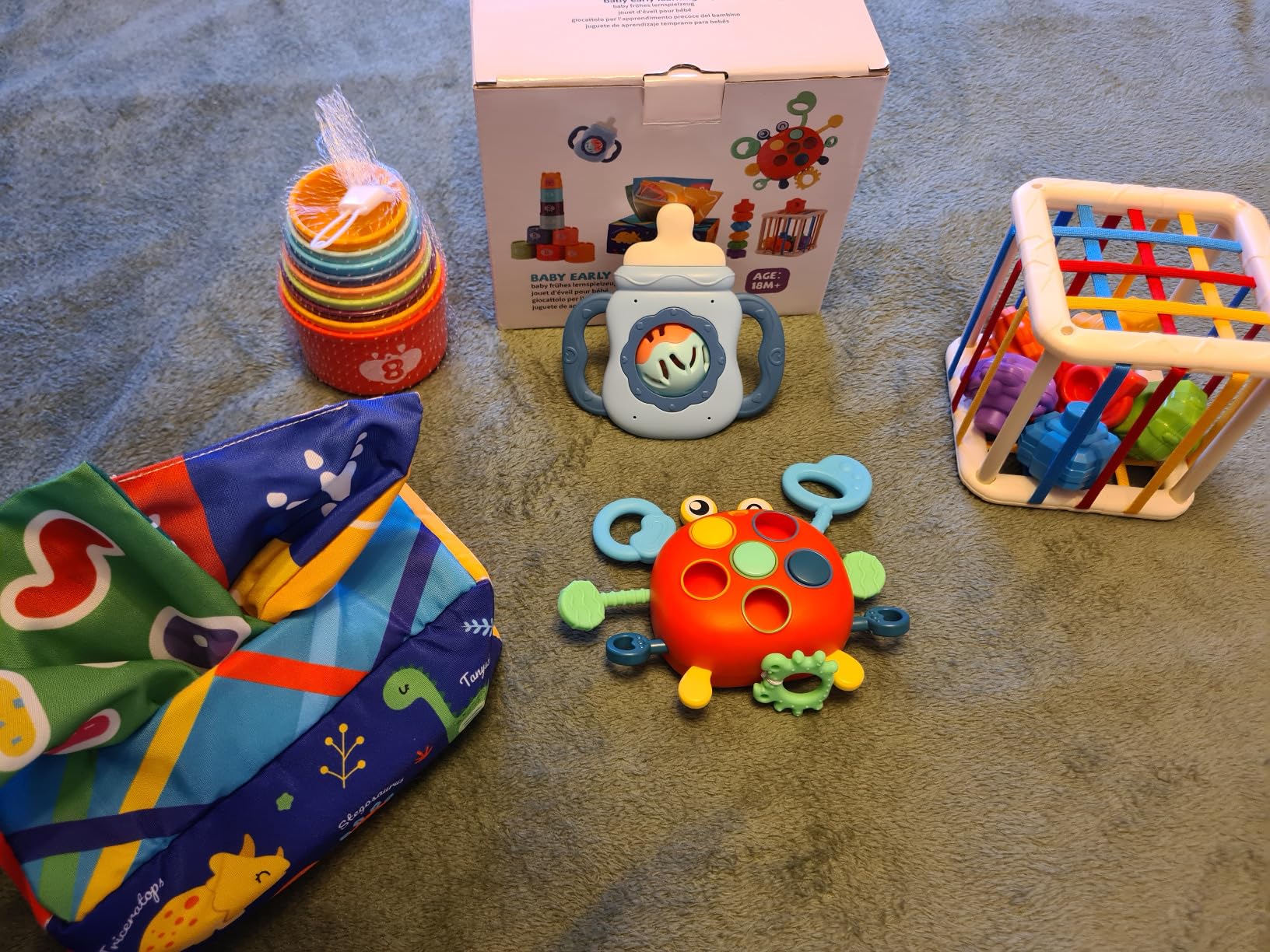 Avis Jouets Sensoriels Montessori : Trieur de Formes, Hochet et Gobelets Empilables pour Bébés