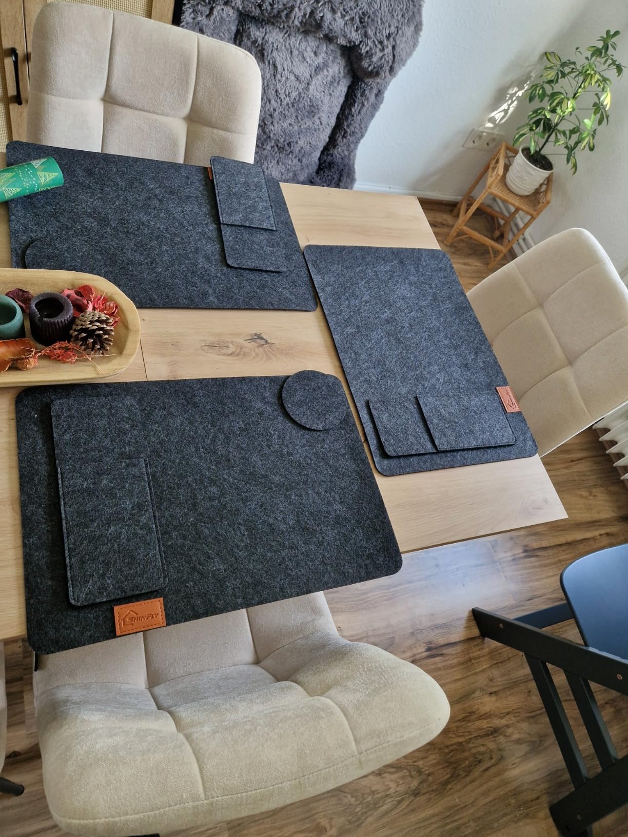 Avis Set de table Montessori Shinfly en feutre jaune clair résistant et lavable – Lot de 18
