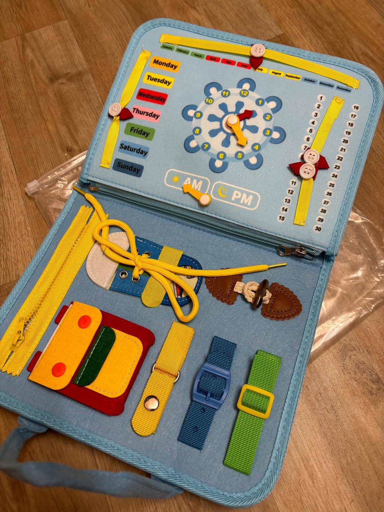 Avis Busy board Montessori Achiyway : le tableau d’activités éducatif pour enfants dès 2 ans