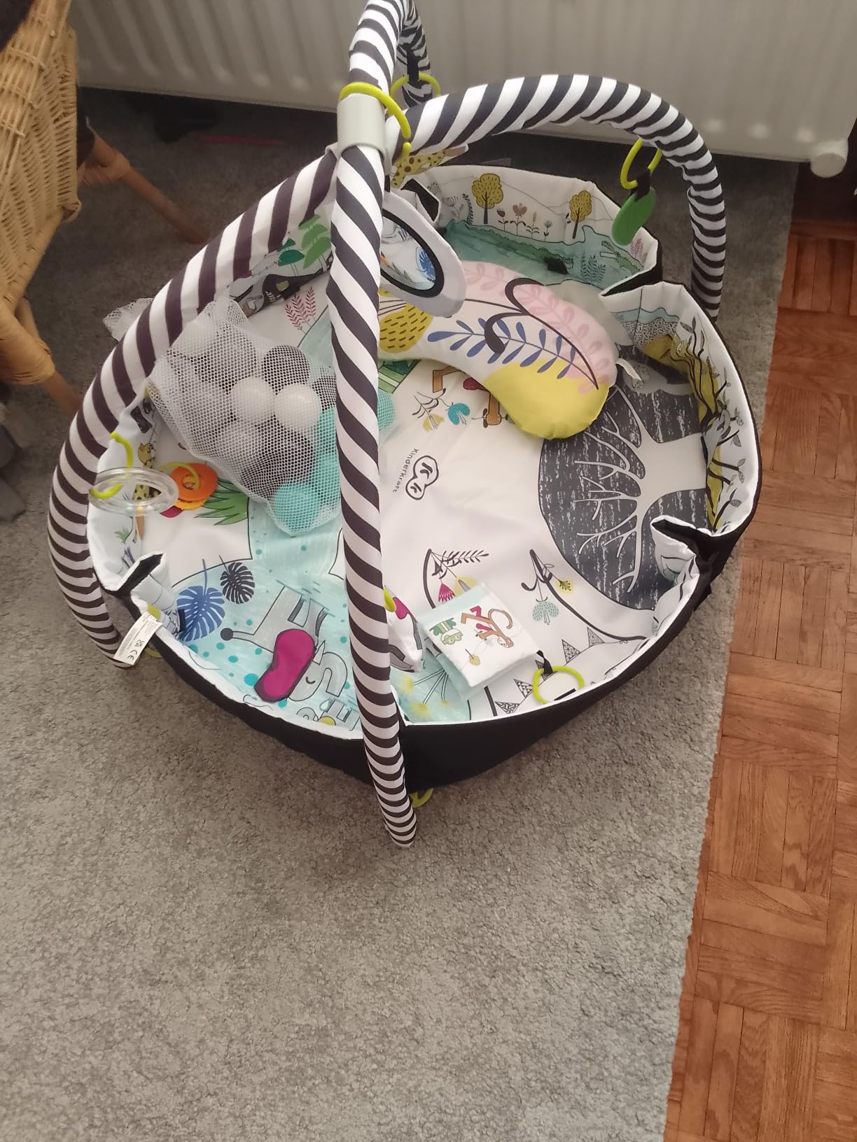 Avis Tapis d’éveil bébé 2 en 1 Kinderkraft Smartplay : éducatif et Montessori