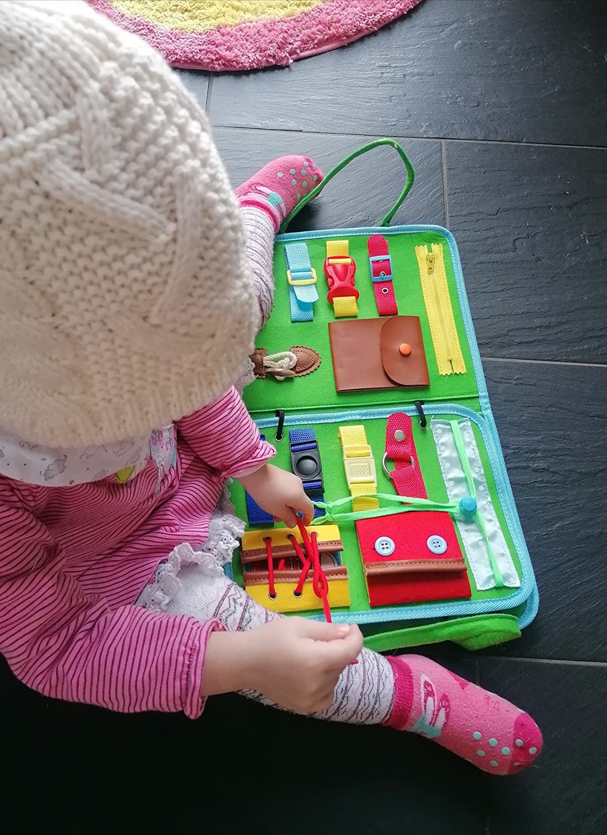 Avis Busy board Montessori Achiyway : le tableau d’activités éducatif pour enfants dès 2 ans