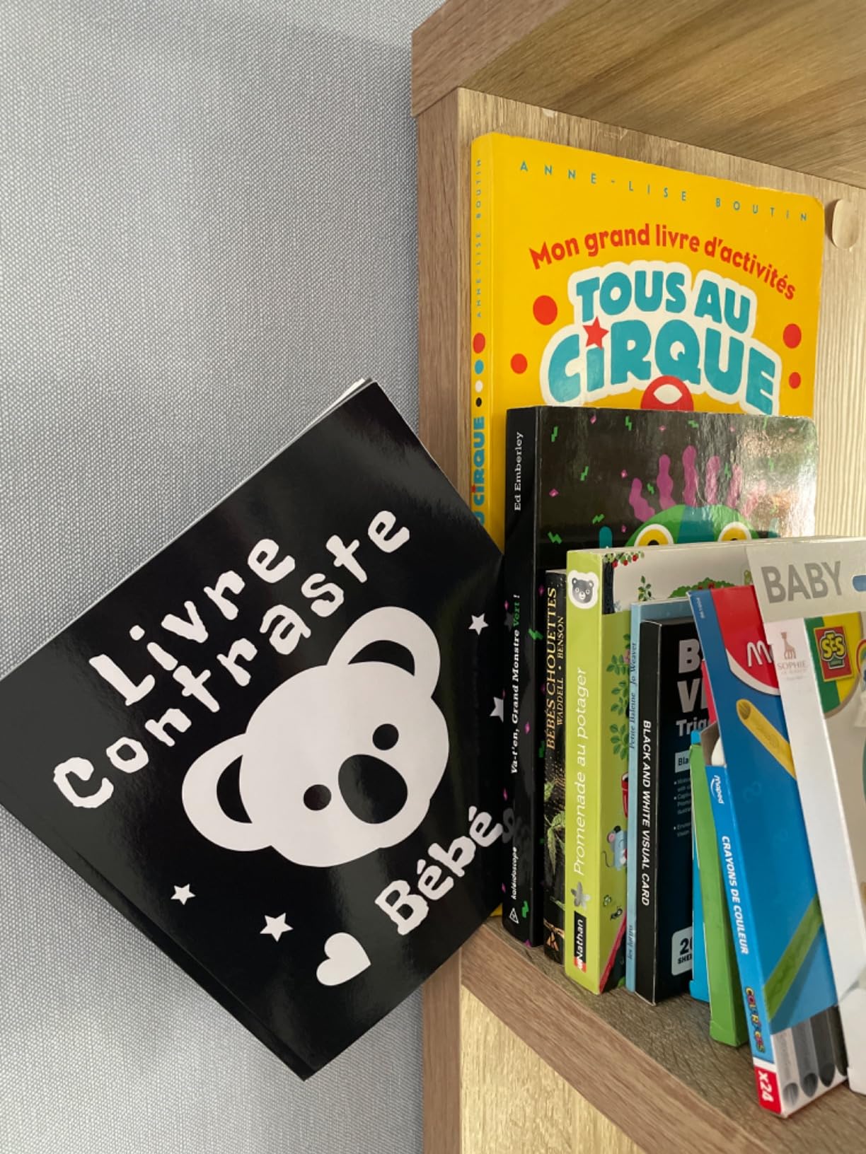 Avis Imagier bébé Montessori : Contraste noir et blanc pour stimulation visuelle, 0-12 mois