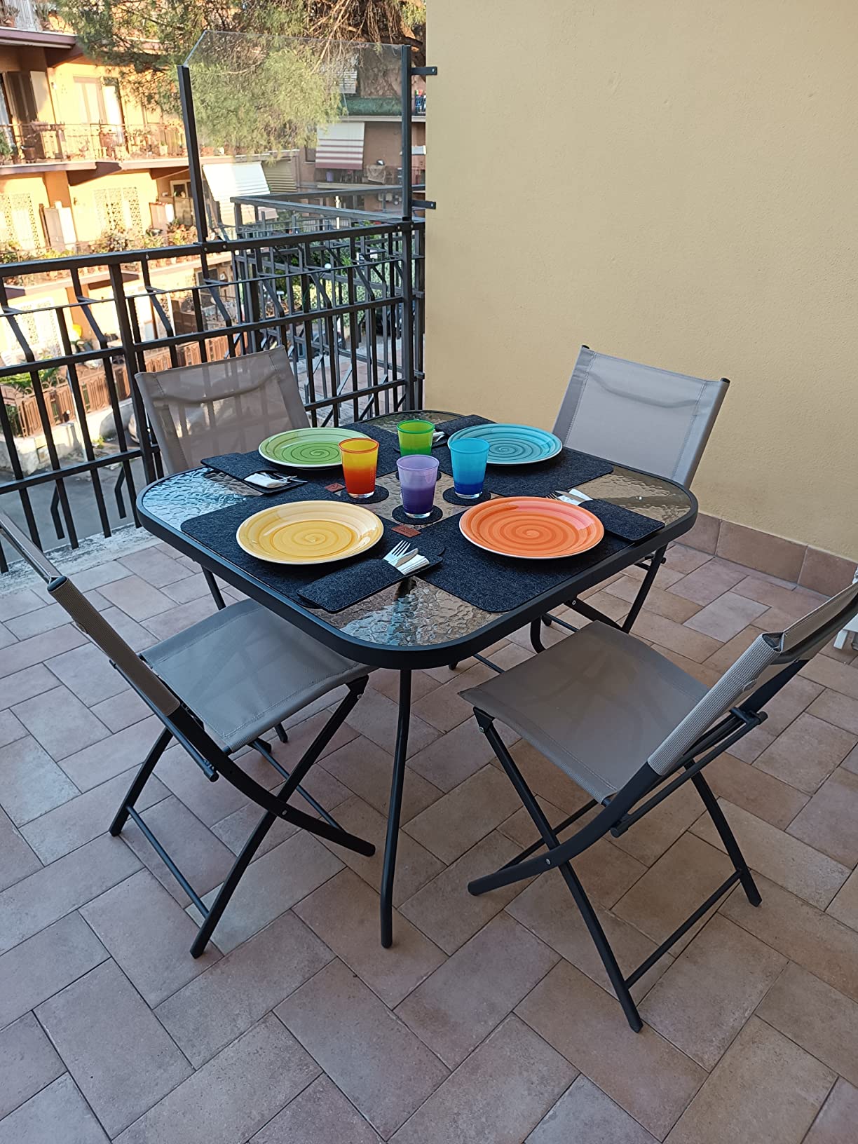 Avis Set de table Montessori Shinfly en feutre jaune clair résistant et lavable – Lot de 18