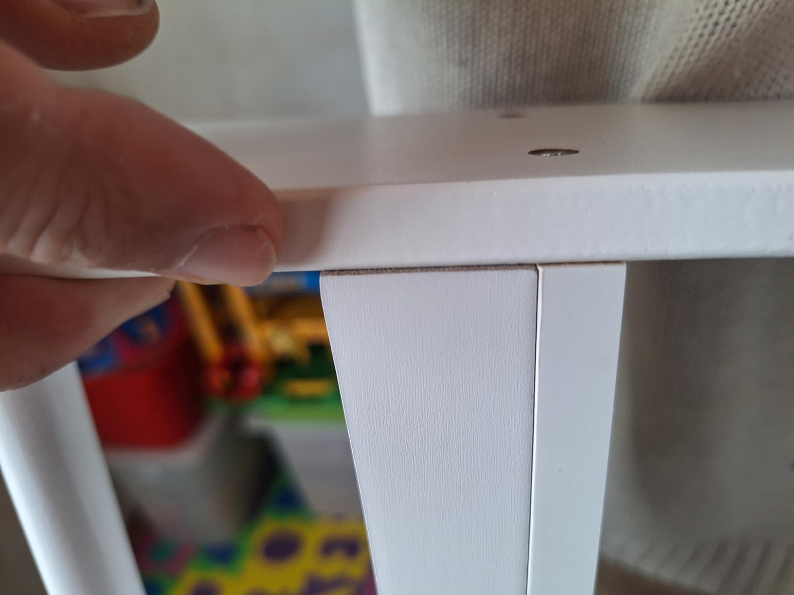 Avis bibliothèque montessori pour enfants avec étagères ouvertes