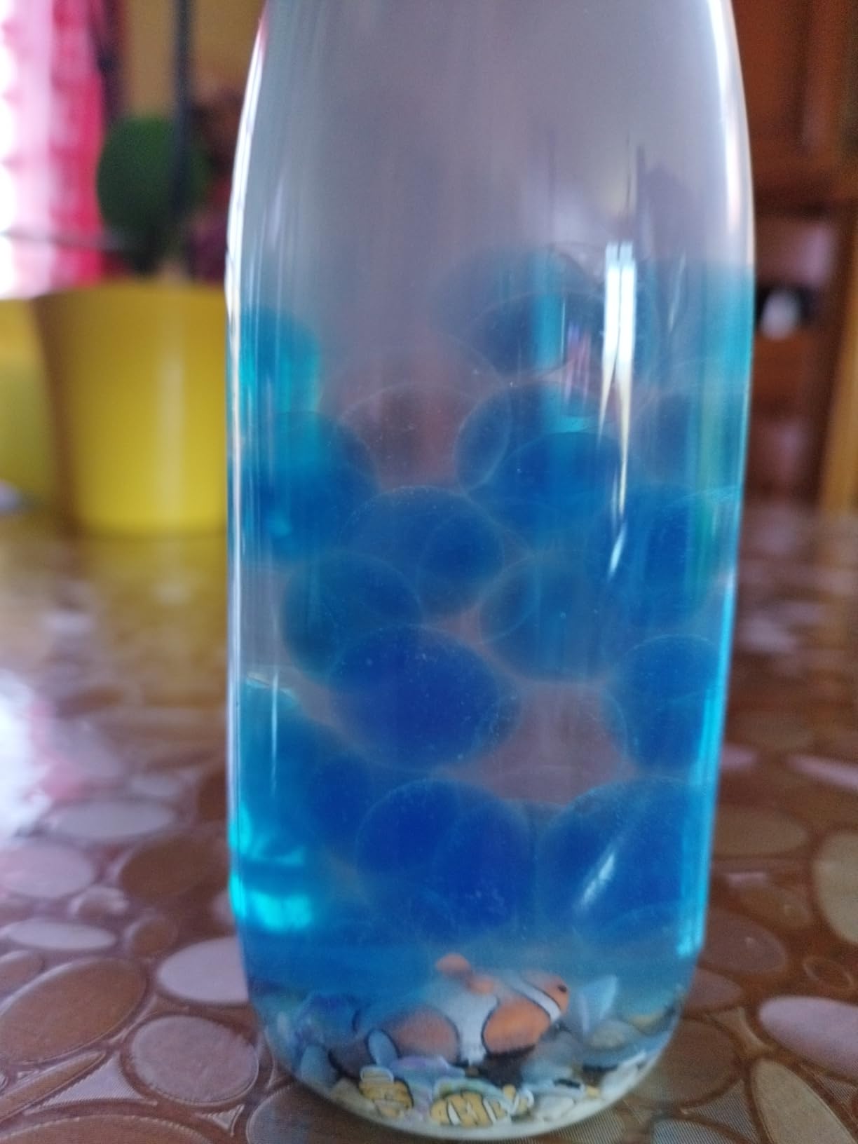 Avis Bouteille sensorielle multicolore pour bébé et éveil