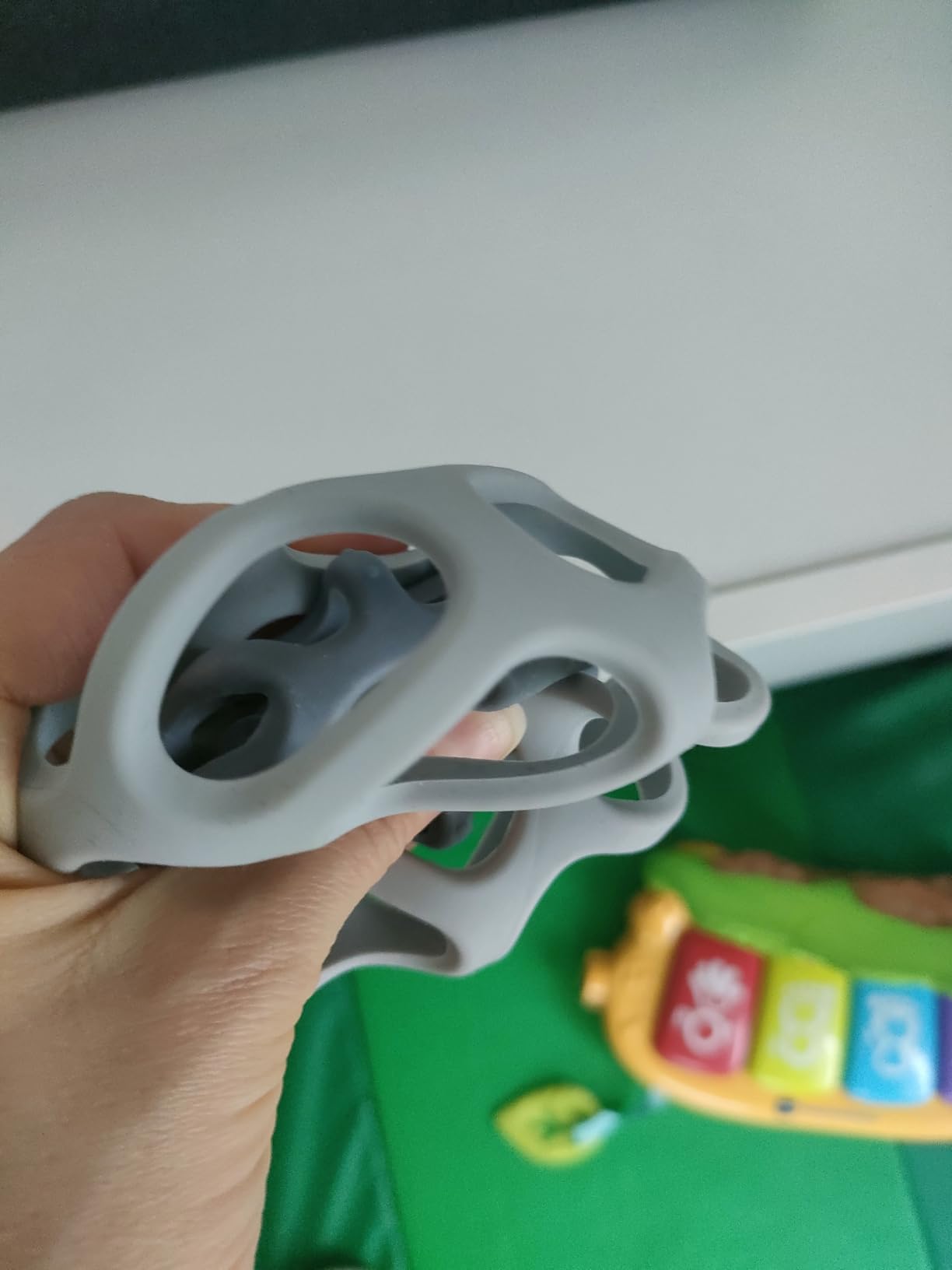 Avis Jouet de dentition bébé balle sensorielle montessori sans BPA