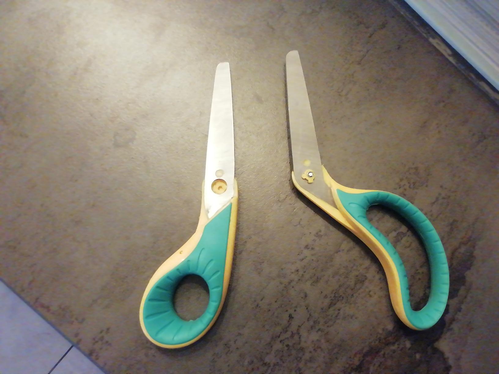 Avis Ciseaux ergonomiques pour enfant gaucher – 13,3 cm