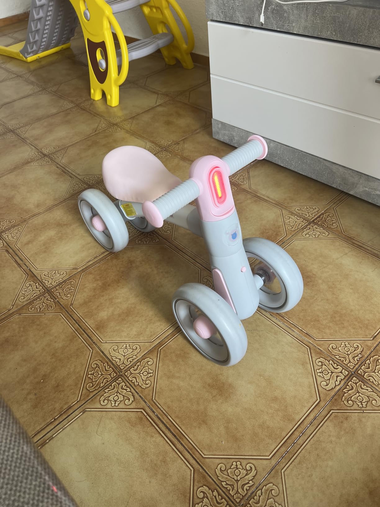 Avis Vélo sans pédales pour bébé avec lumière dès 1 an