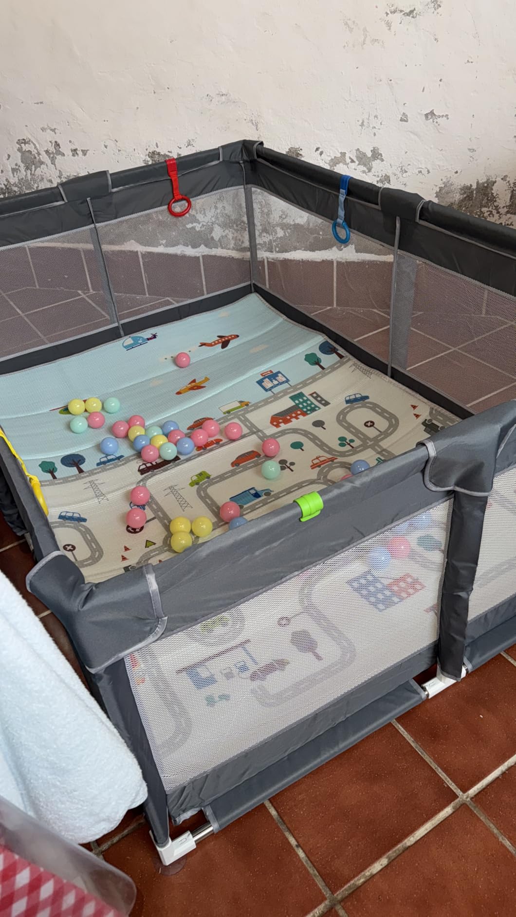 Avis parc bébé modulable avec aire de jeux et protection anti-collision