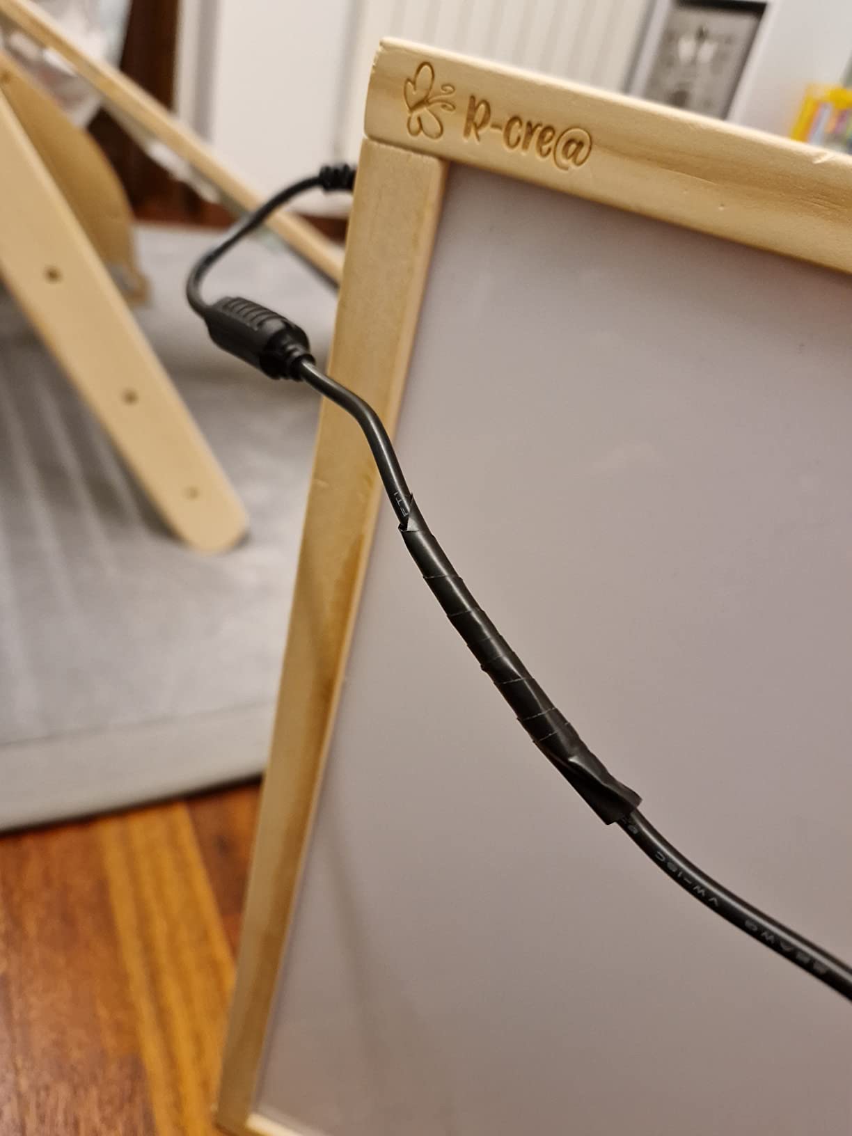 Avis Table lumineuse Montessori LED éducative avec télécommande et guide PDF