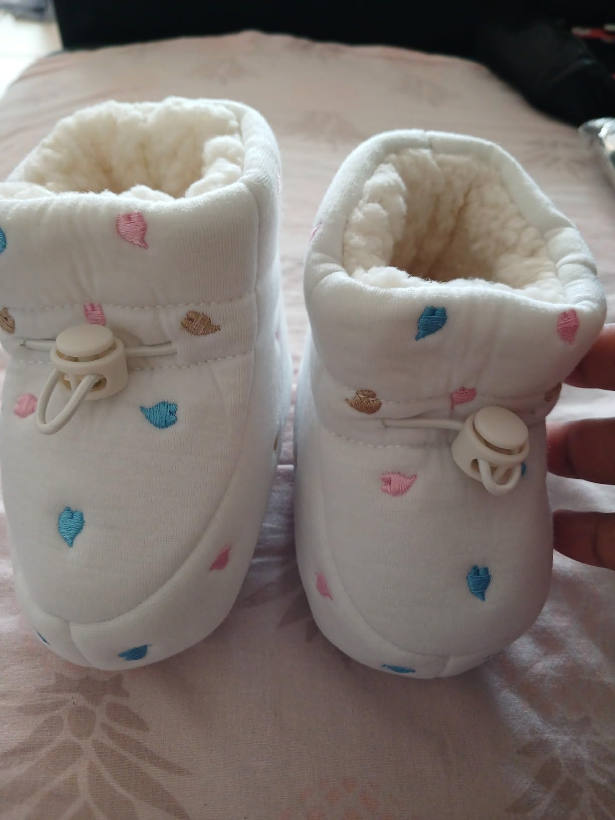 Avis Chaussons montessori hiver pour bébé antidérapants et chauds