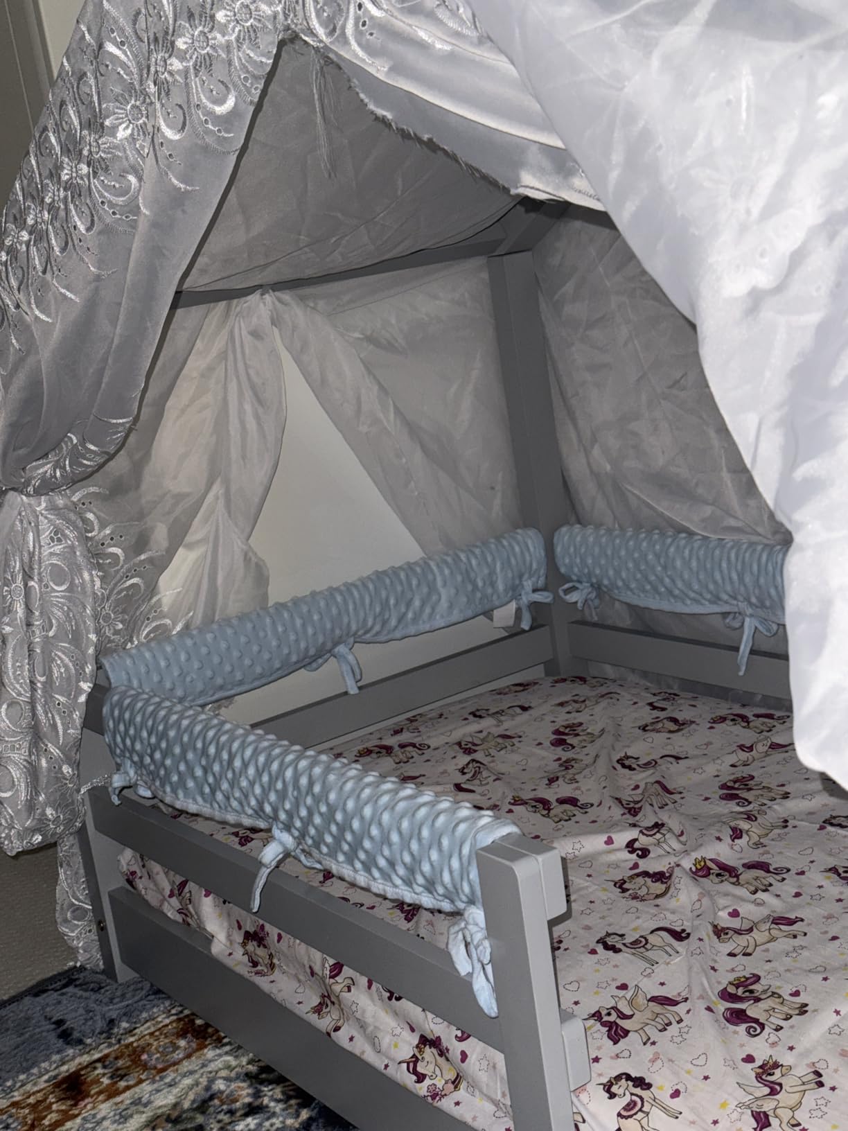 Avis Protection rembourrée universelle pour lit bébé montessori