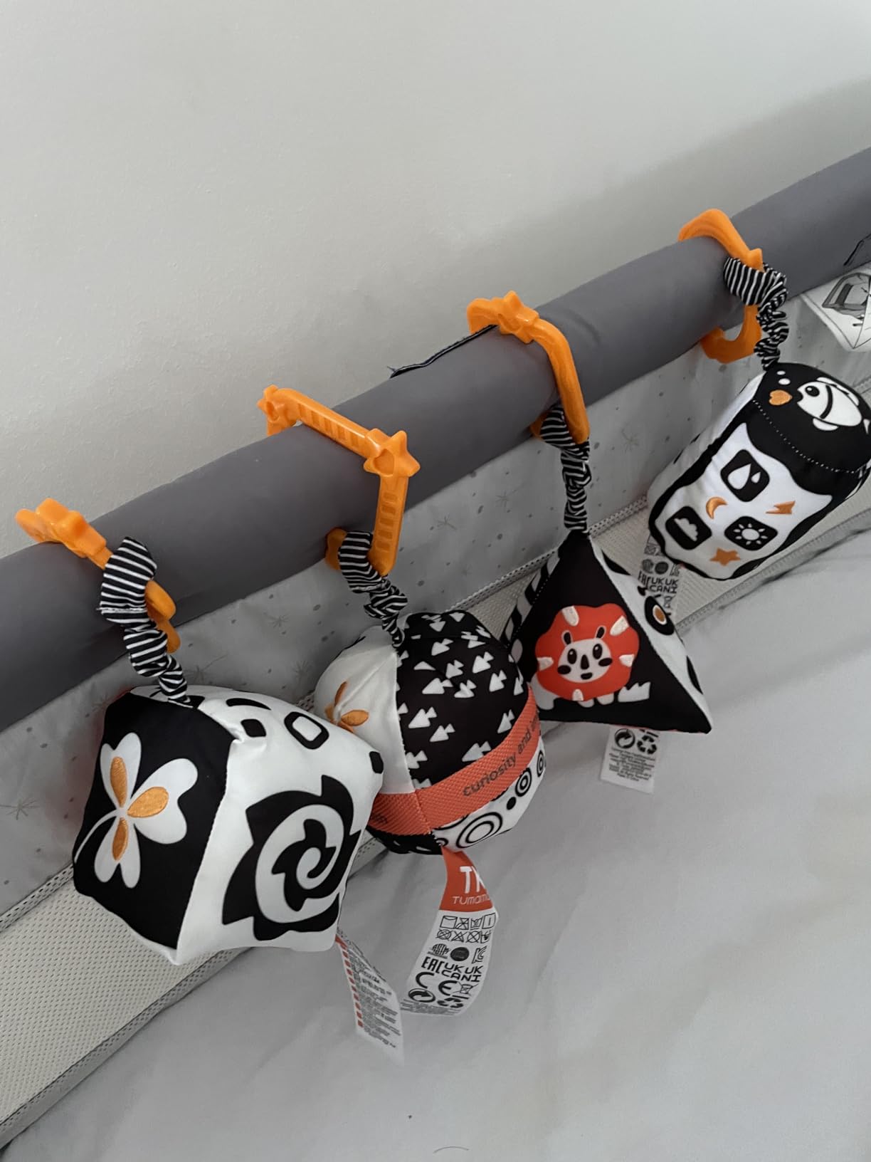 Avis Jouets en peluche noirs et blancs pour poussette bébé 0-12 mois