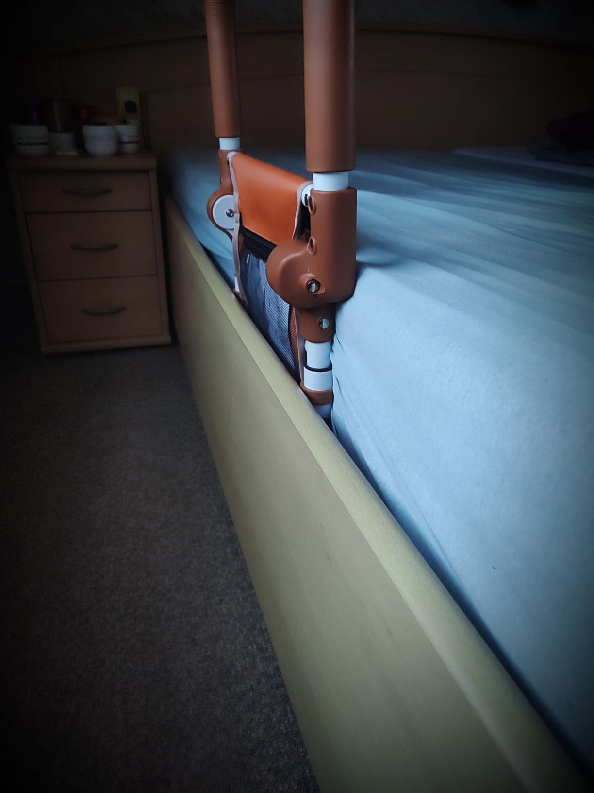 Avis Barrière de lit pliable réglable avec poche de rangement pour seniors et mobilité réduite