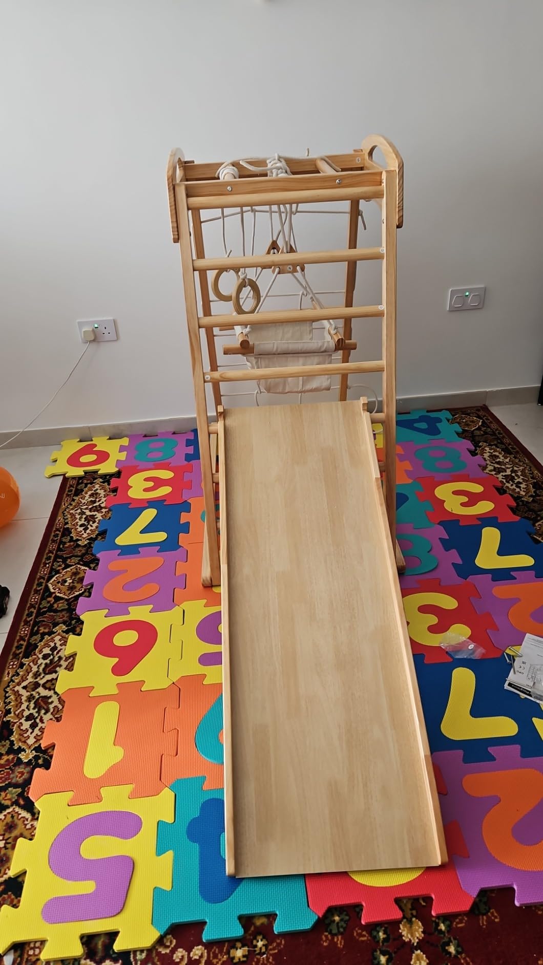 Avis Aire de jeux montessori en bois 7 en 1 avec balançoire et toboggan