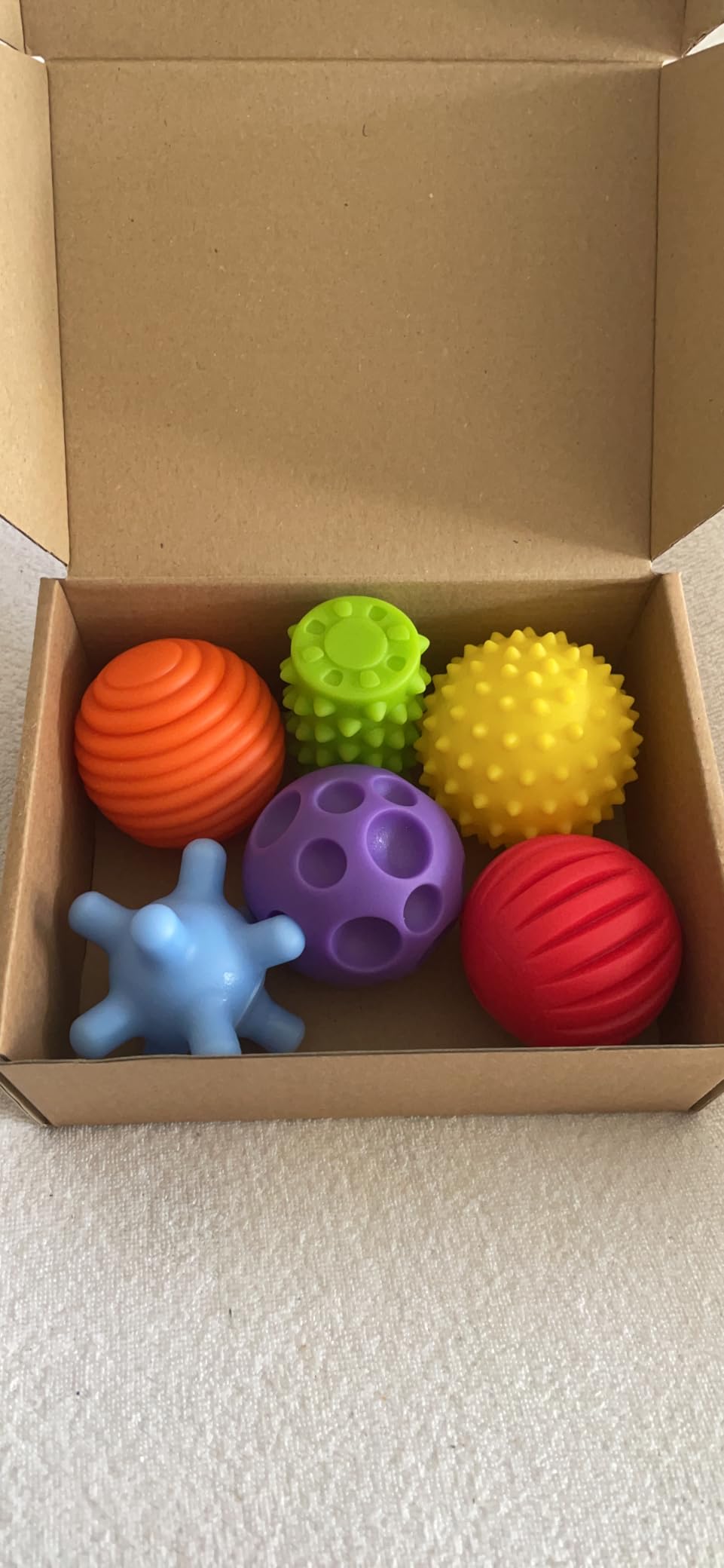 Avis Kit de 6 balles sensorielles pour bébé – jouet d’éveil Montessori
