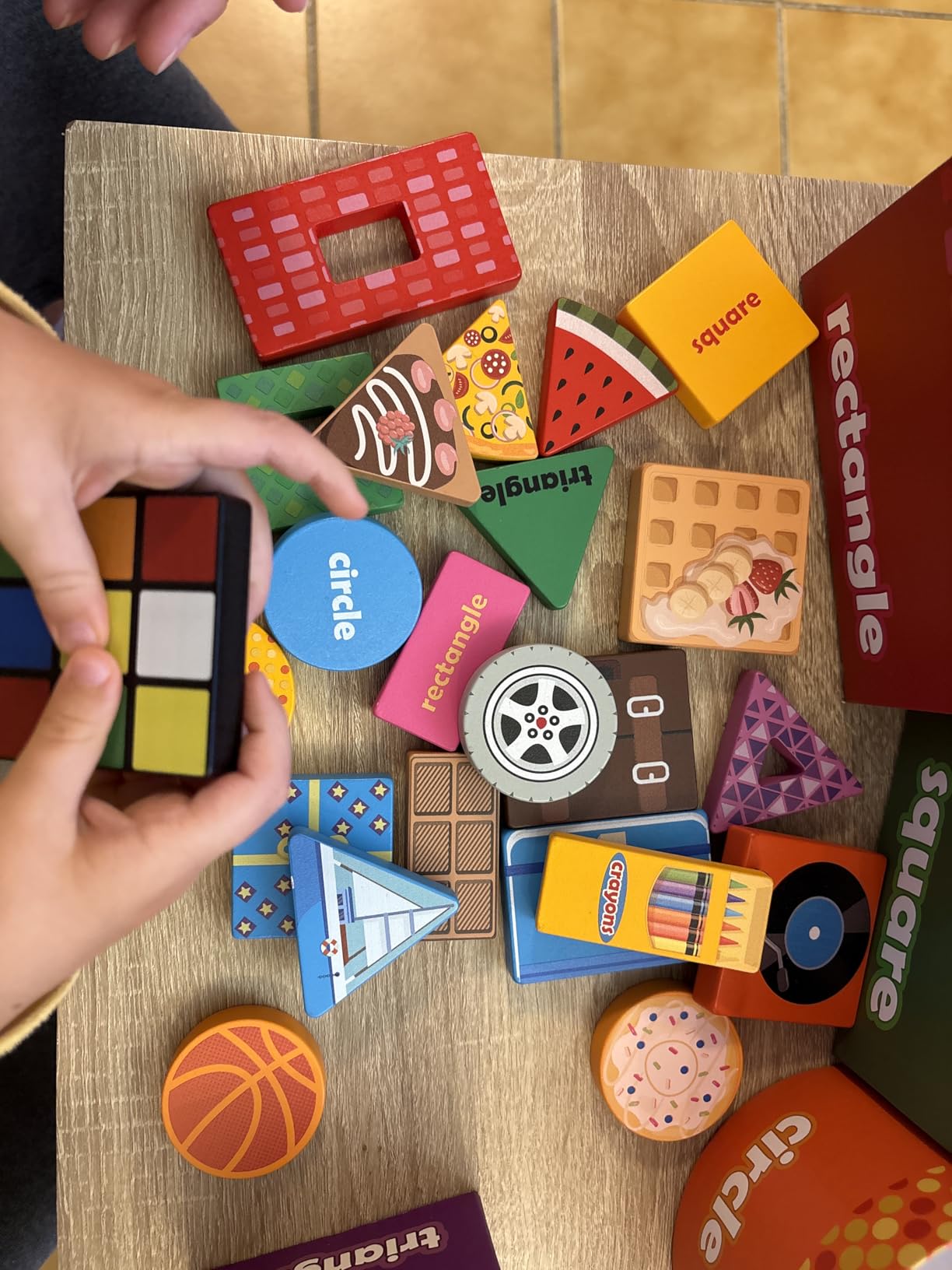 Avis Jouet montessori en bois à empiler et trier pour bébé et enfant