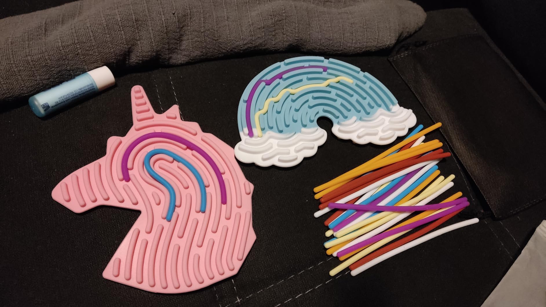 Avis jouet sensoriel en silicone pour enfants avec bac montessori et accessoires